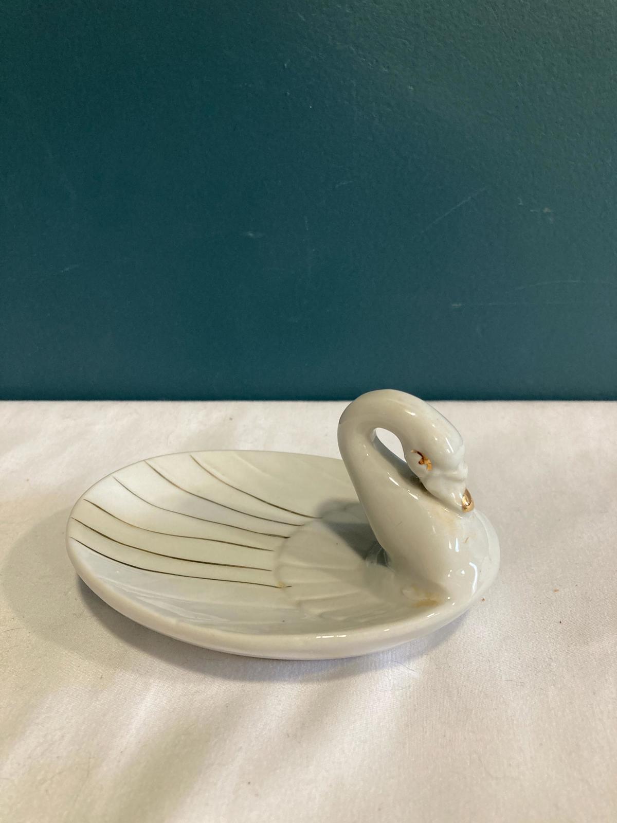 Vintage White Ceramic Swan Soap Dish - Trinket Dish - Ring Holder - Catch All