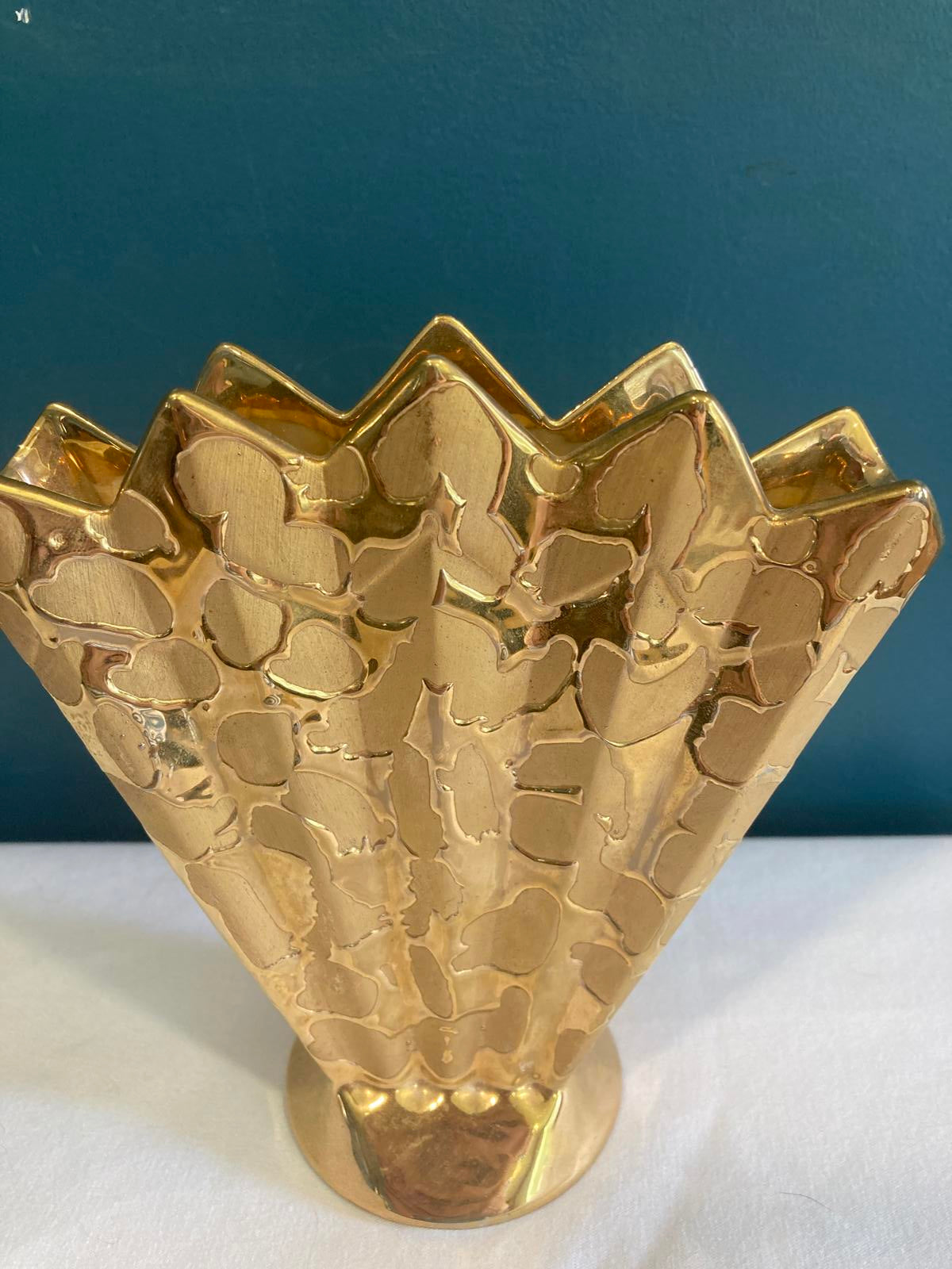 Gold Fan Vase – Art Deco Style Ceramic Sculptural Accent Made in Japan