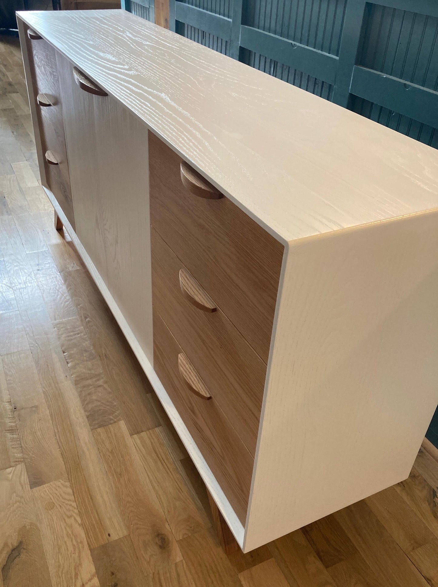 Handcrafted White Solid Oak MCM Cabinet Buffet Sideboard with 6 Drawers