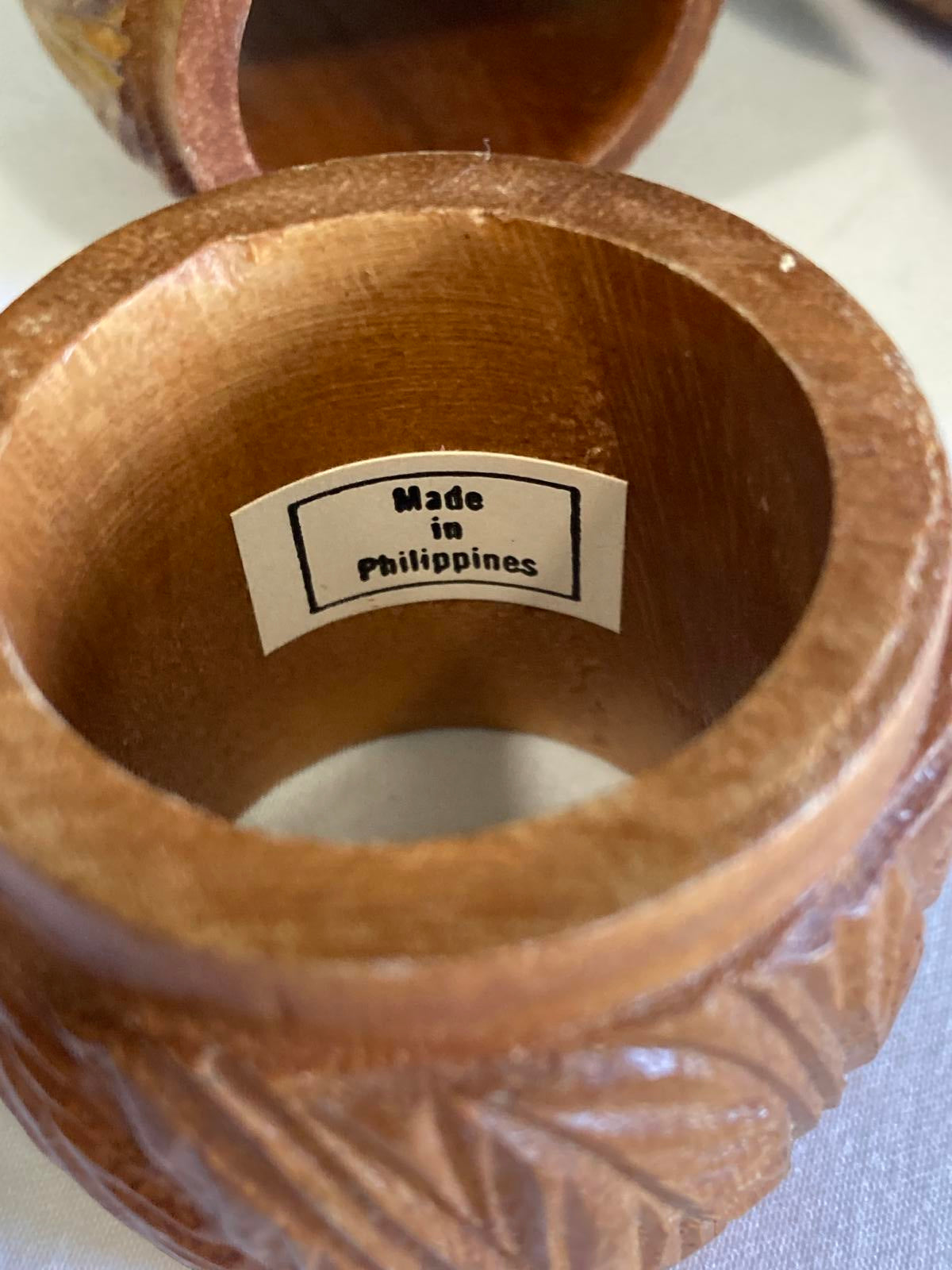 Set of 4 Vintage Carved Wood Napkin Rings – Leaf Pattern