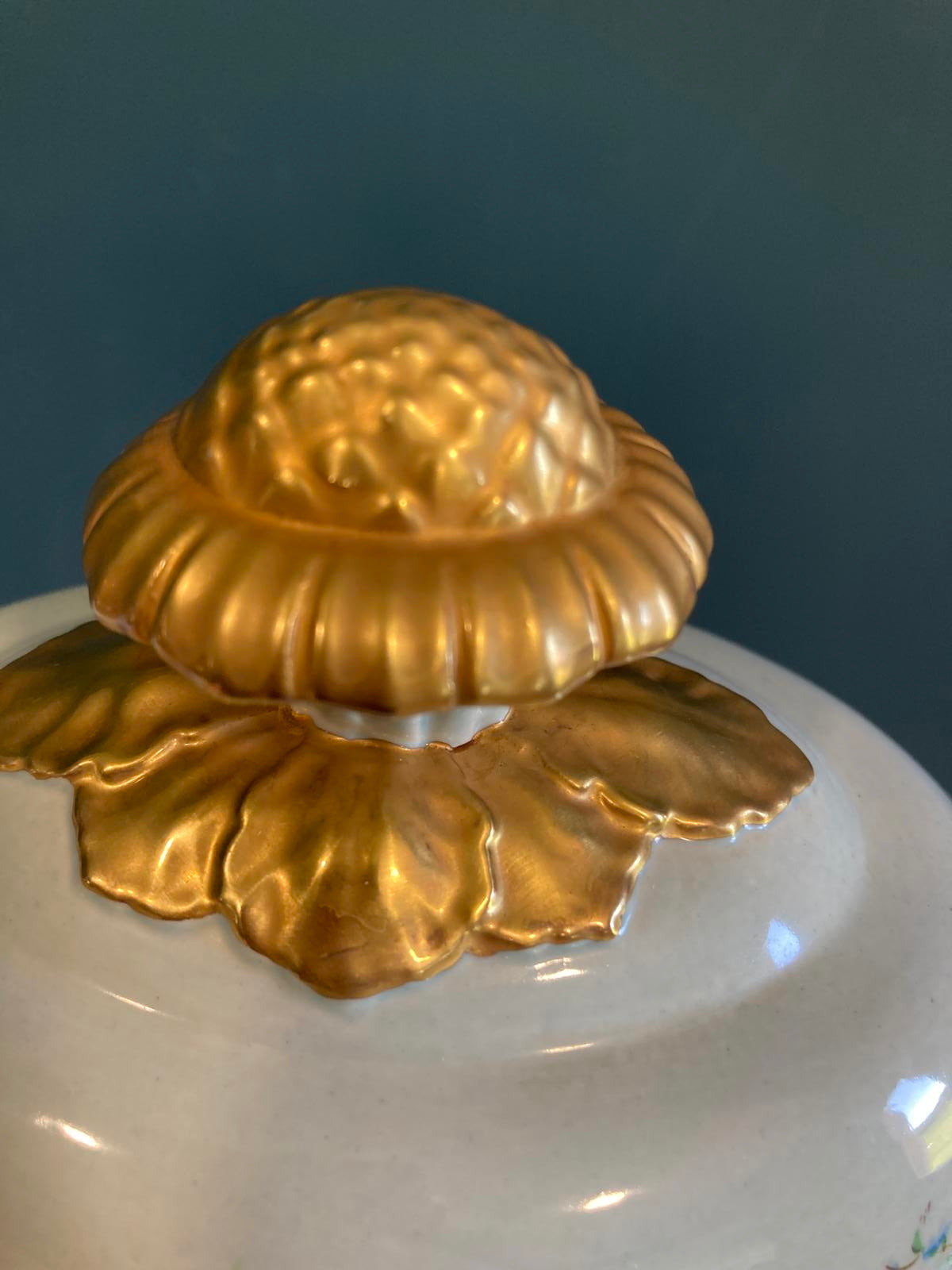 Mottahedeh Covered Tureen with Underplate and Gold Handles