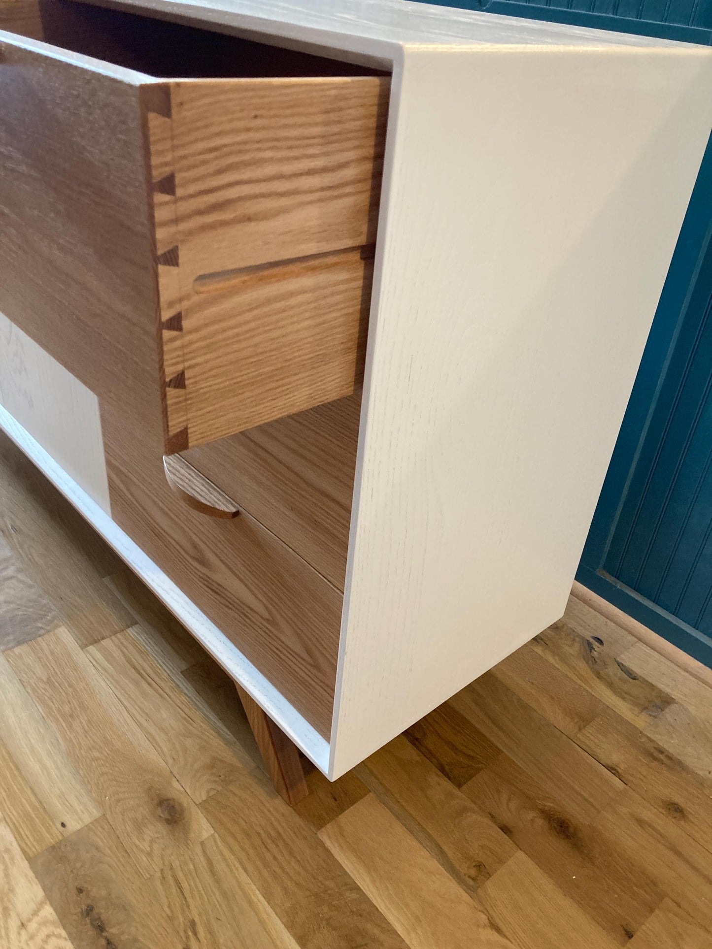 Handcrafted White Solid Oak MCM Cabinet Buffet Sideboard with 6 Drawers