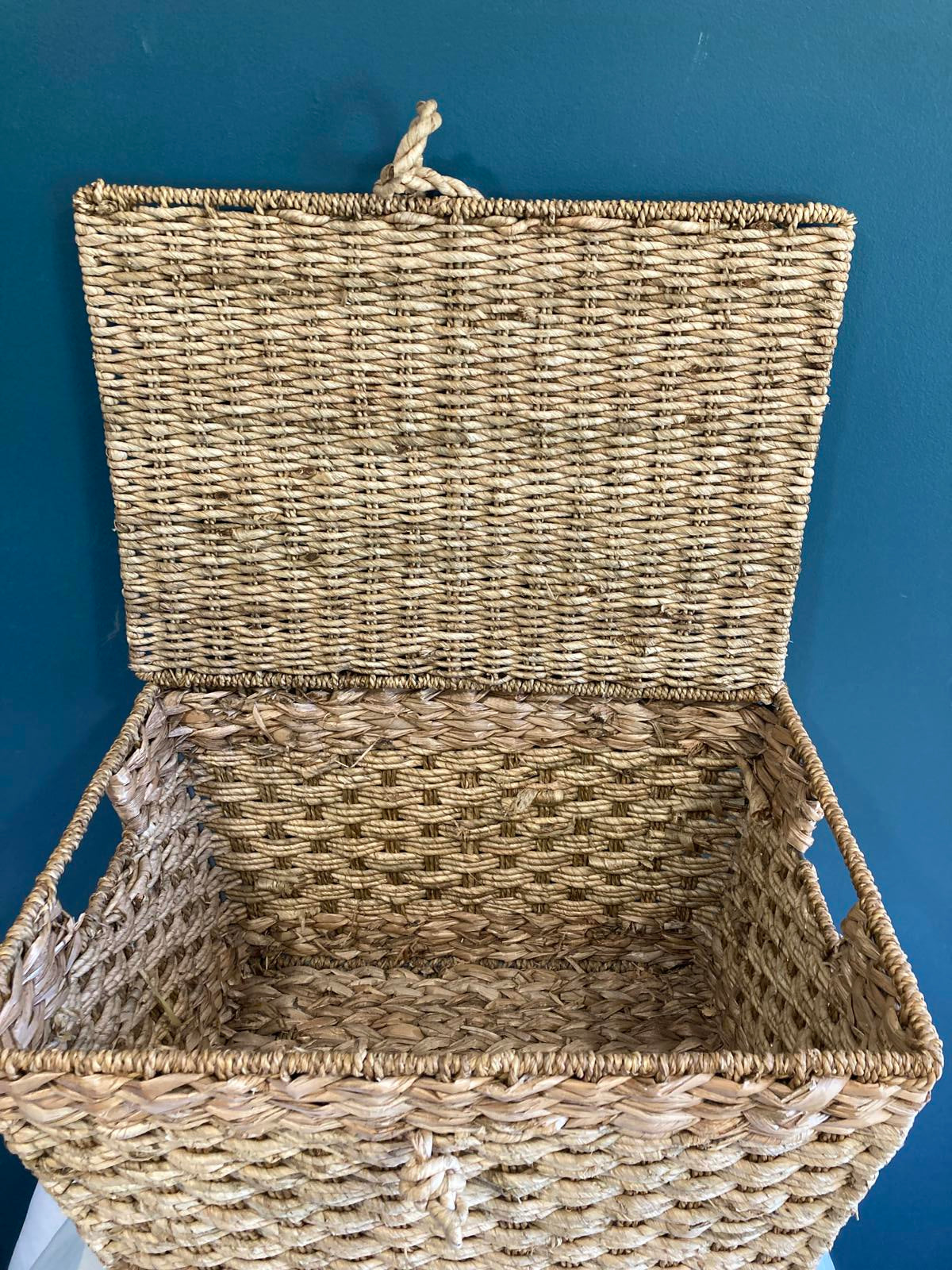 Woven Seagrass Storage Basket with Lid and Loop Closure