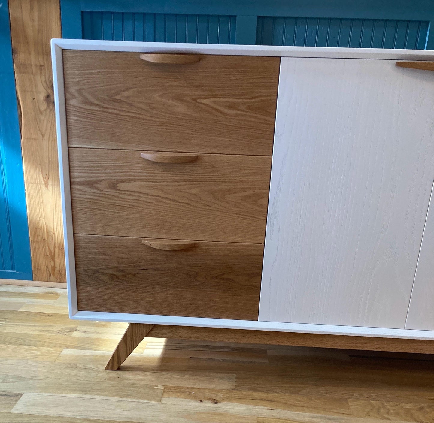 Handcrafted White Solid Oak MCM Cabinet Buffet Sideboard with 6 Drawers