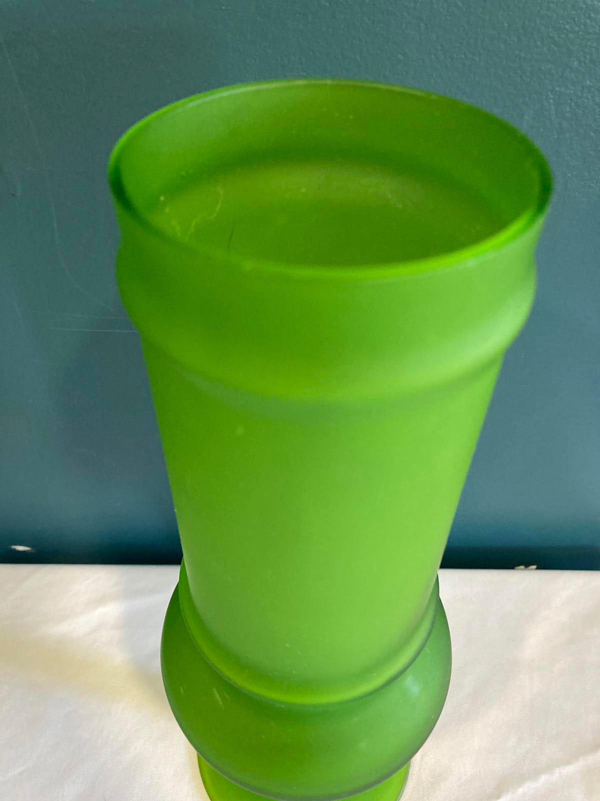 Carlo Moretti Green Satin Art Glass Vase – Vintage Finds