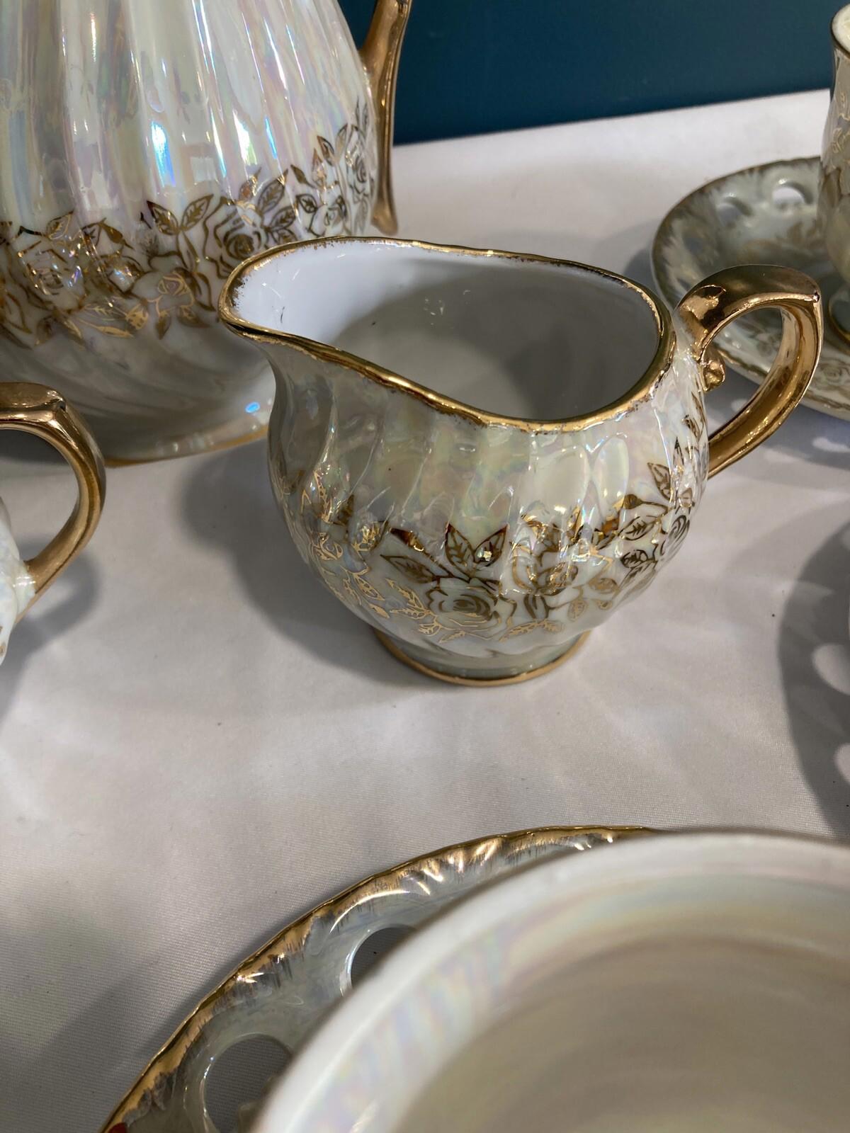 Kudo Toki Gold Opalescent Tea Set – Cups, Saucers, Creamer, Sugar & Teapot