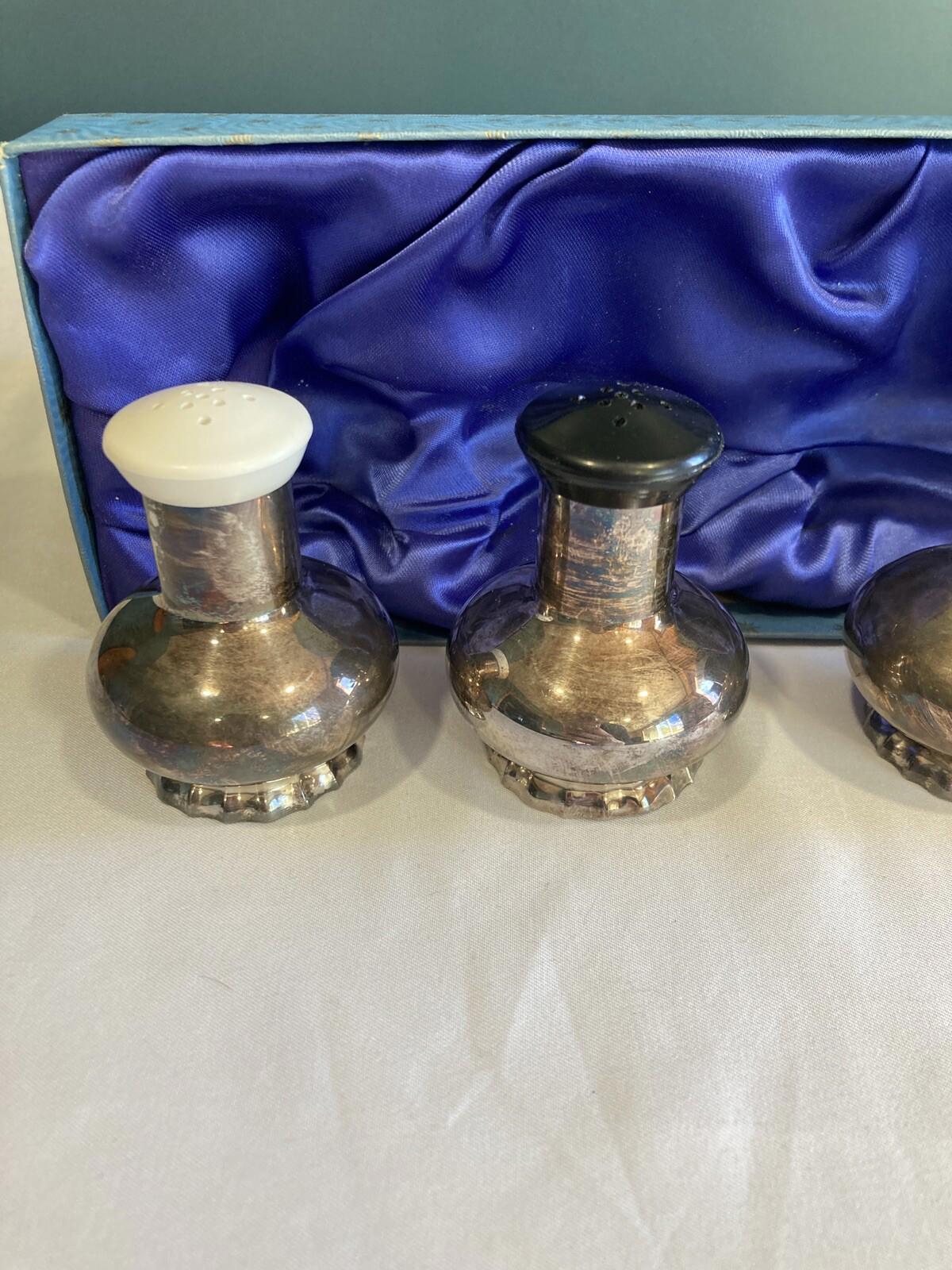 International Silver Co 6364 Silverplate Salt & Pepper shakers, 2 sets With Box