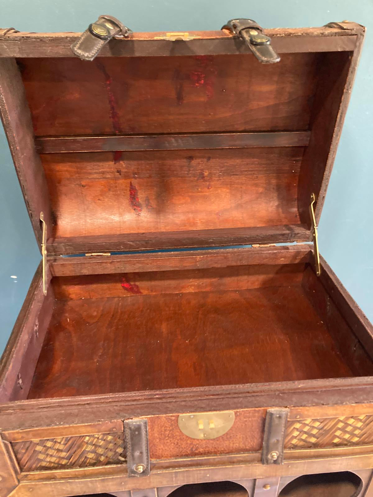 Vintage Trunk Style Wood & Rattan Wine Rack Chest