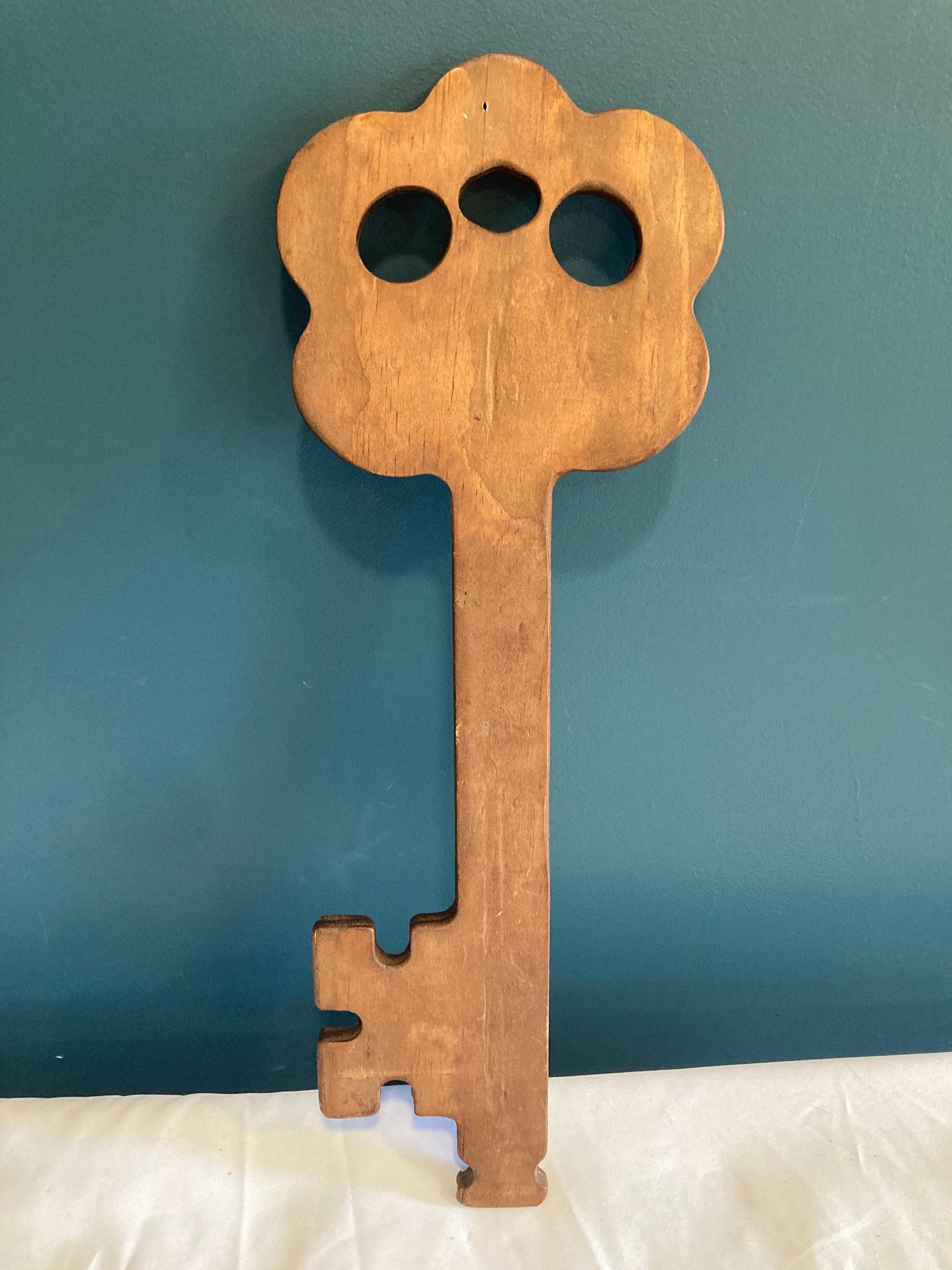 Vintage MCM Carved Wood Key Holder with 5 hooks