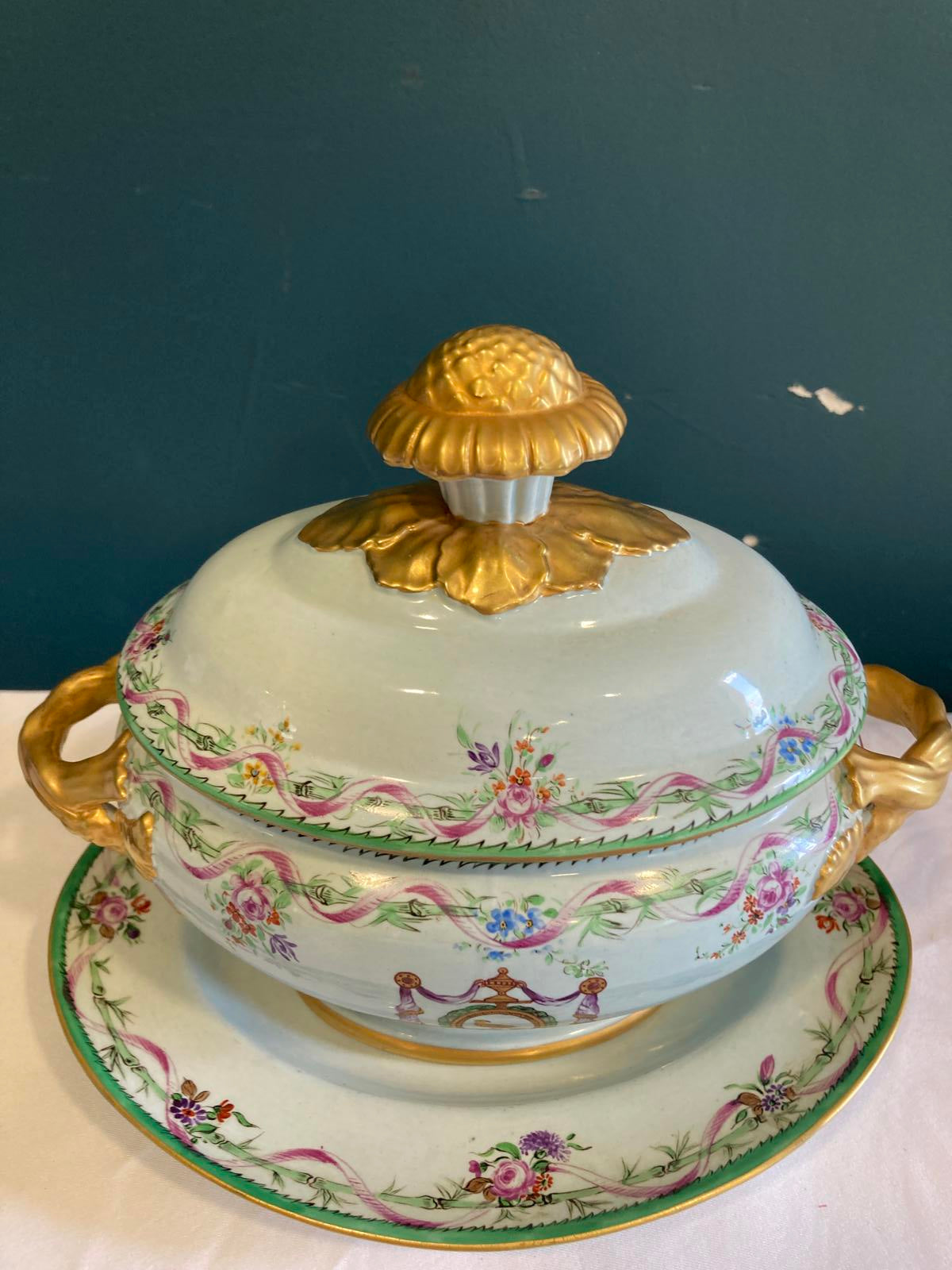 Mottahedeh Covered Tureen with Underplate and Gold Handles