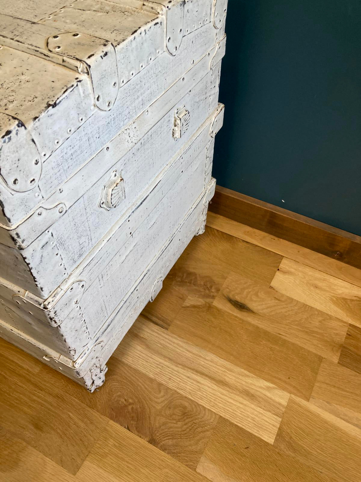 Antique White Distressed Wooden Steamer Trunk