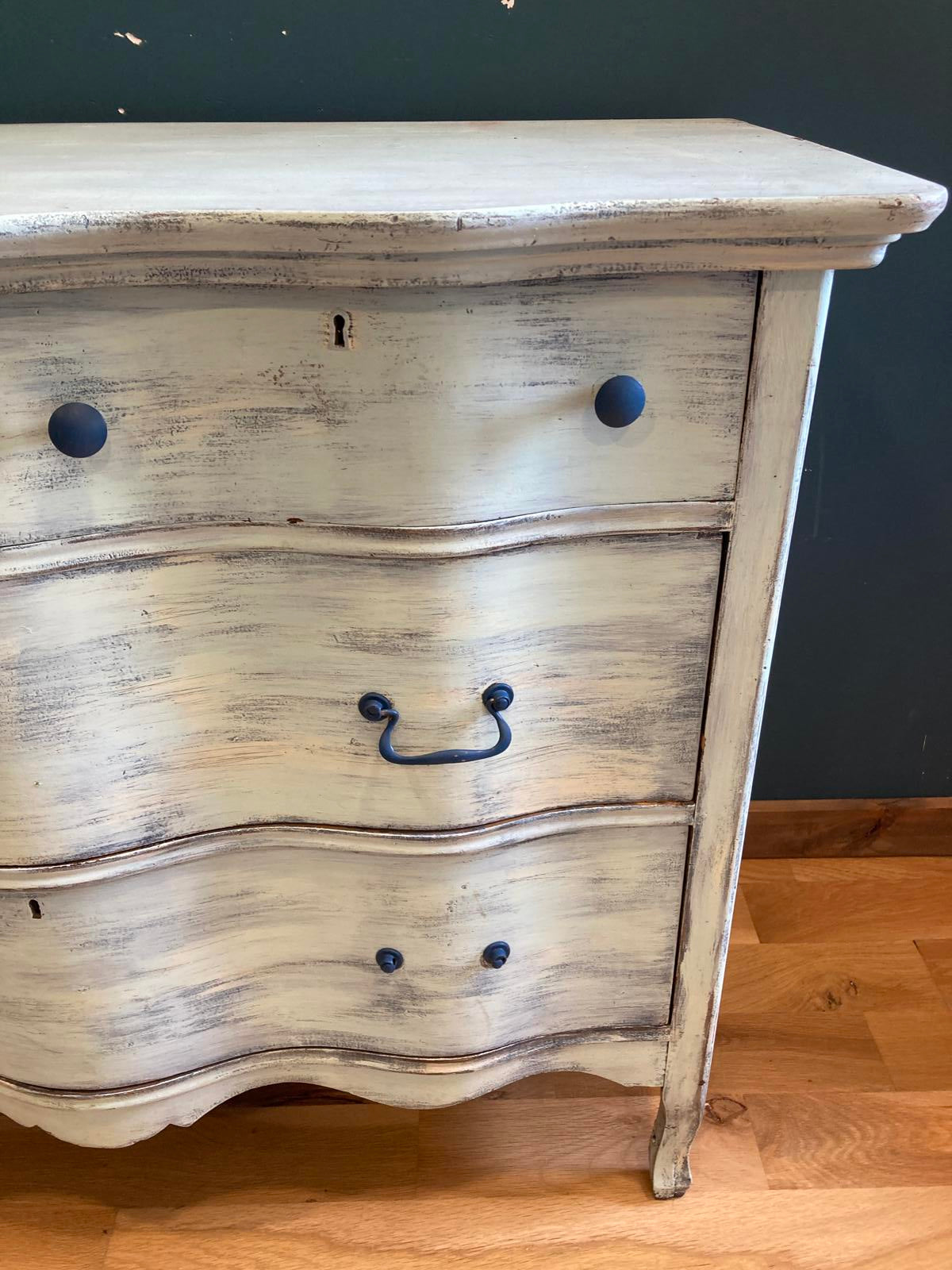 Antique Painted Wood Dresser – Rustic Vintage Finds Furniture