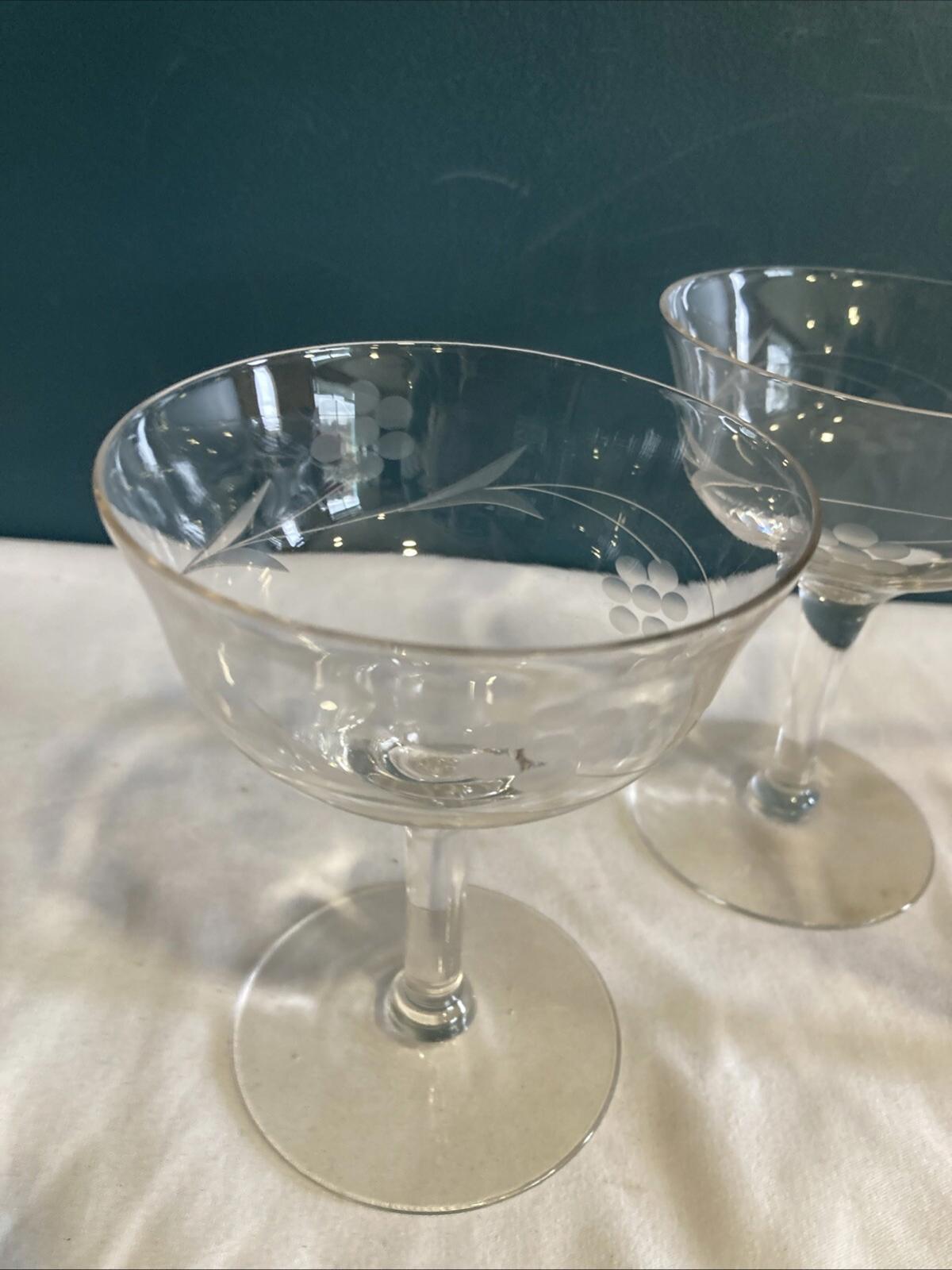 Vintage Etched Daisy Tall Sherbet Glasses Set of 3, Champagne Coupe MCM 4.75”