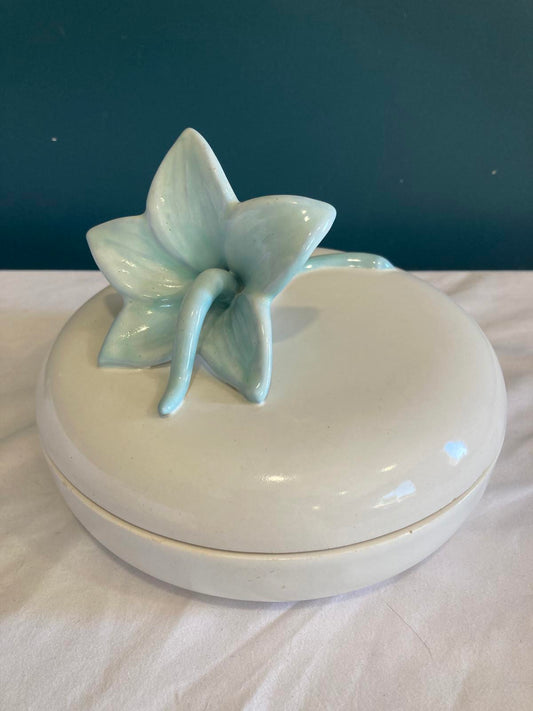 Vintage Haeger Pottery Lidded Dish with Aqua Lily Handle – Floral Ceramic Bowl