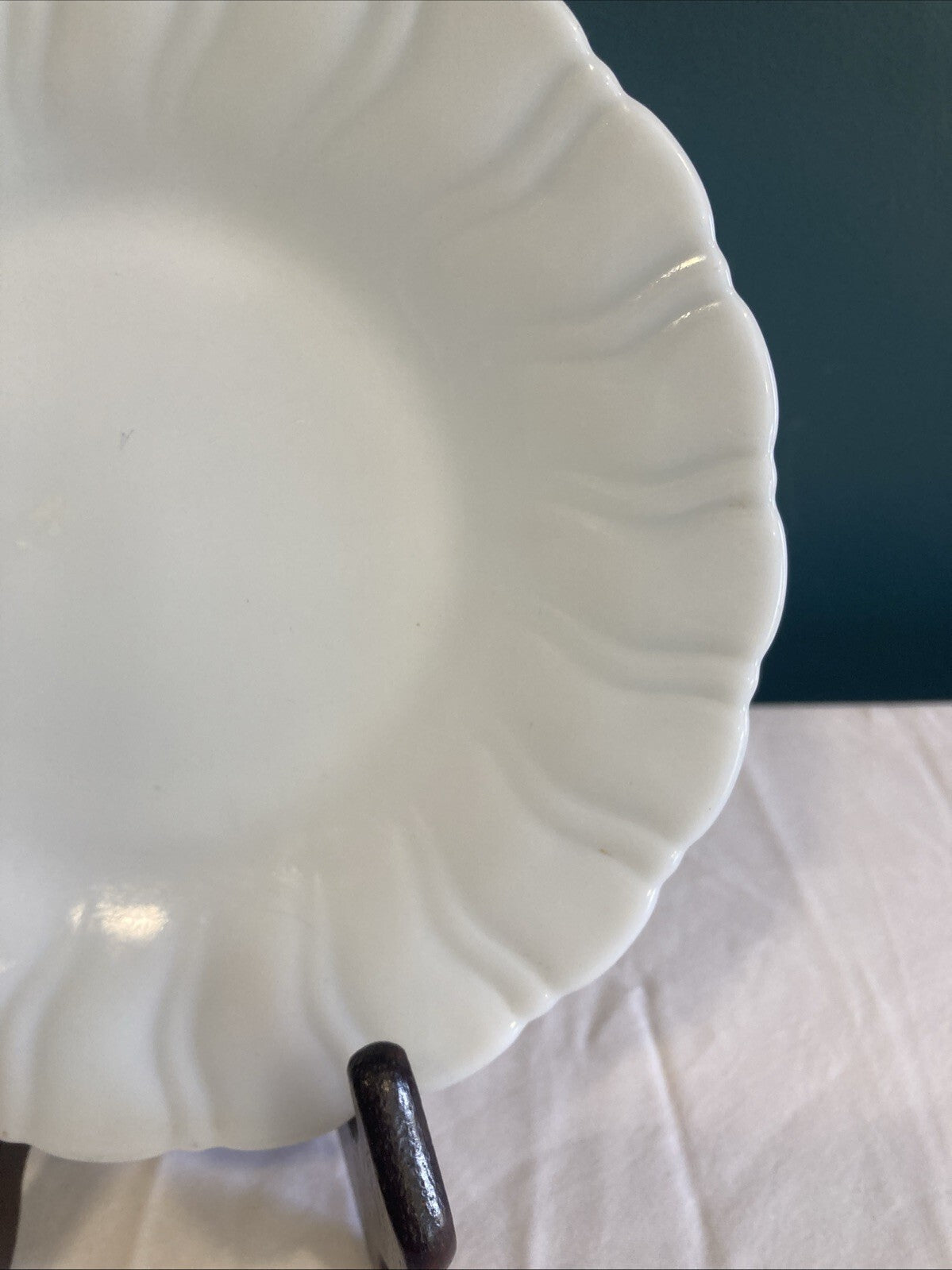 Vintage white milk glass Bread or dessert Plate Swirl 6.5” MCM