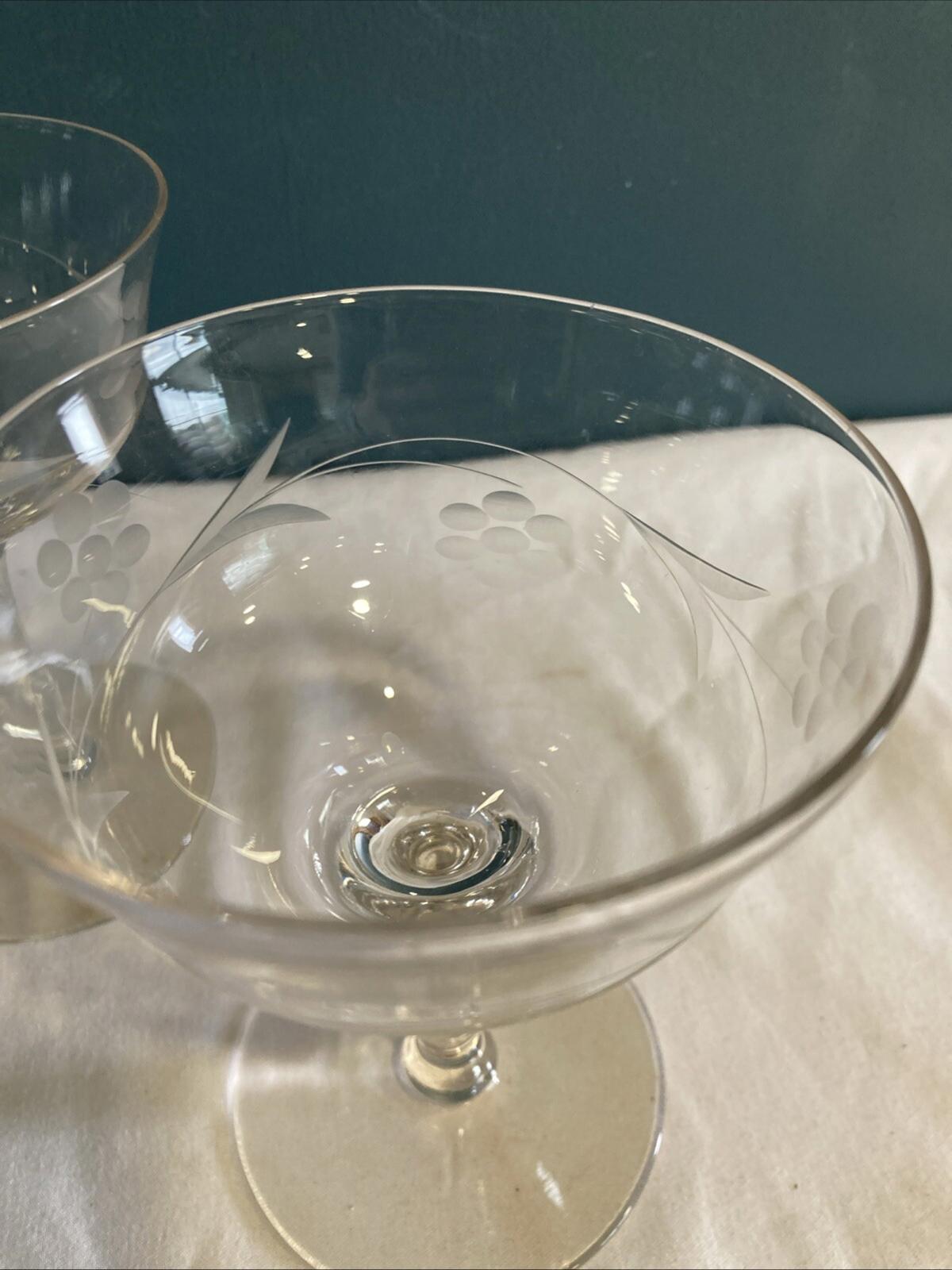 Vintage Etched Daisy Tall Sherbet Glasses Set of 3, Champagne Coupe MCM 4.75”