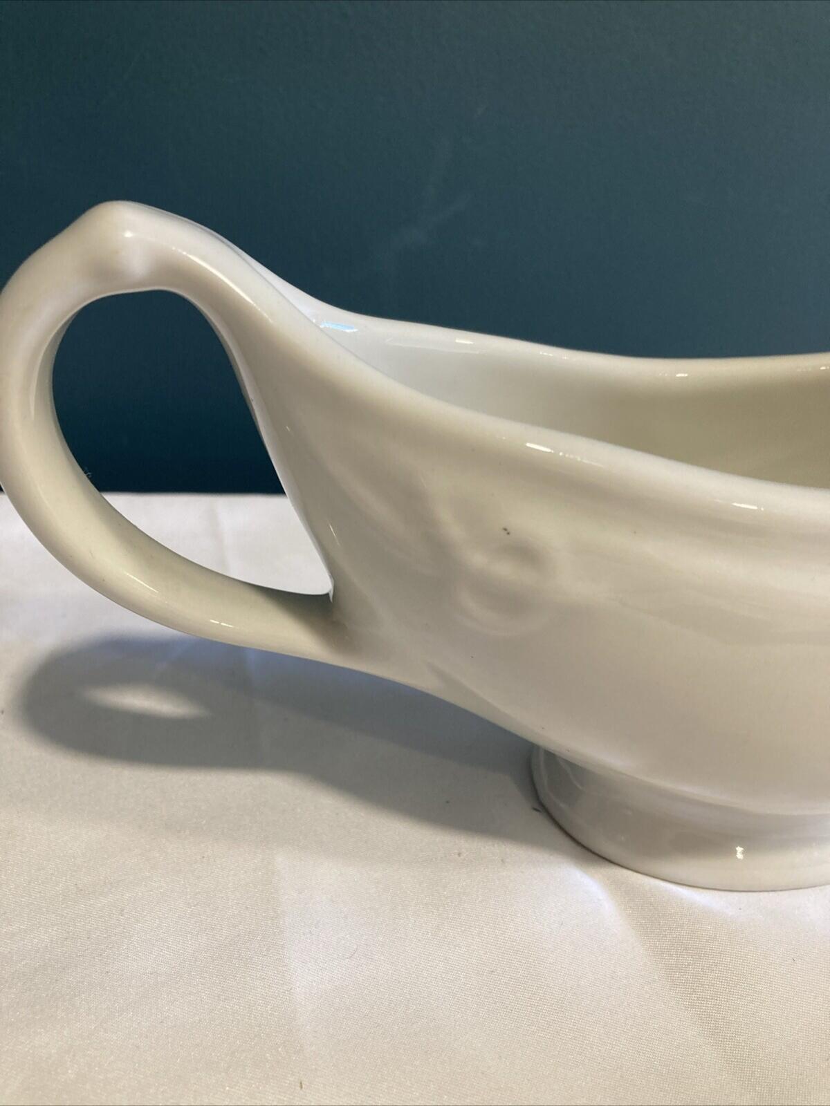 Vintage Shenango China Ironstone Gravy Boat, New Castle PA Restaurant Ware, White Ironstone Serveware, Farmhouse Dining, Vintage Finds
