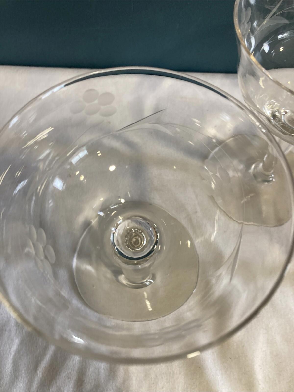 Vintage Etched Daisy Tall Sherbet Glasses Set of 3, Champagne Coupe MCM 4.75”