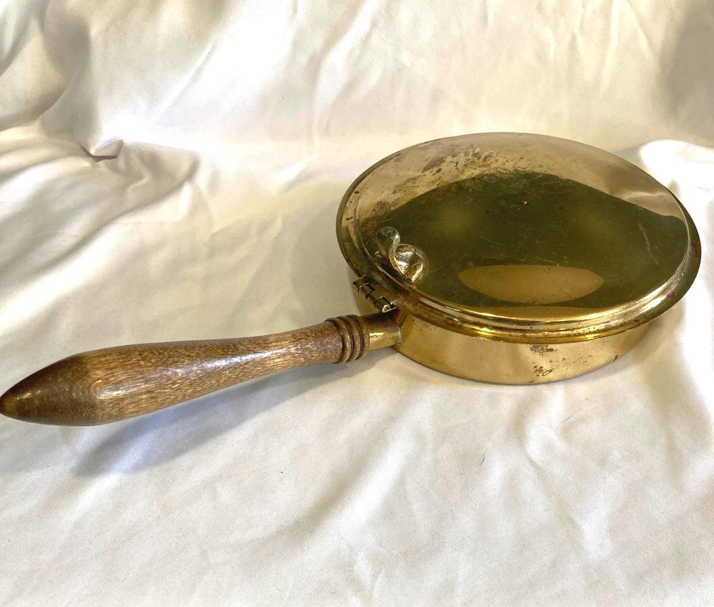 Vintage Brass Silent Butler Crumb Catcher with Wood Handle|Table Cleaning Ashpan