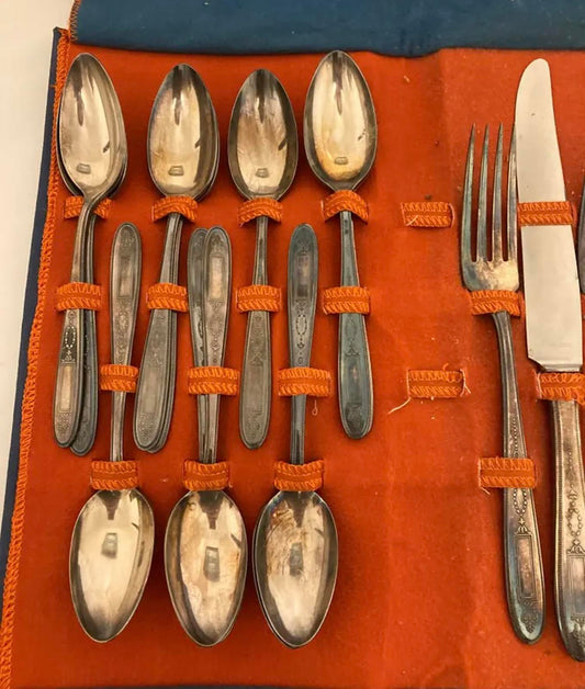 Vintage Silverplate Flatware Set with Case – 30 Piece Set