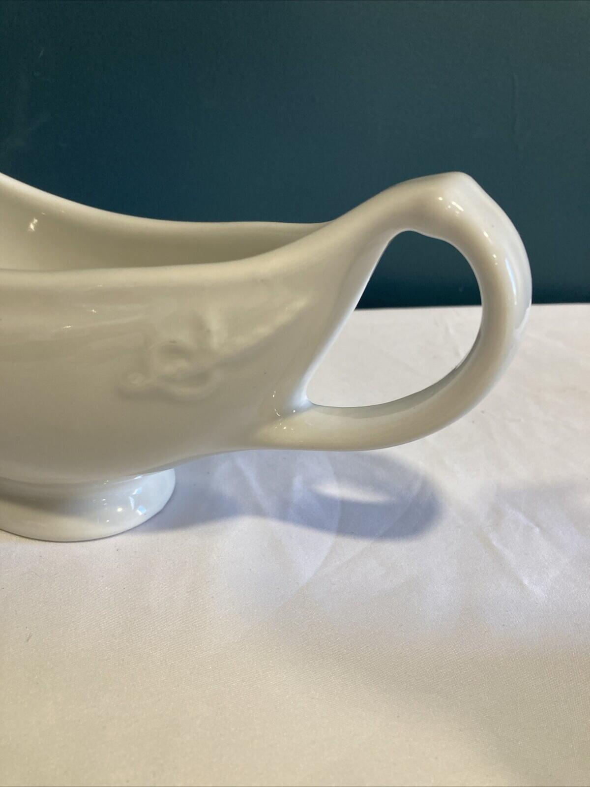 Vintage Shenango China Ironstone Gravy Boat, New Castle PA Restaurant Ware, White Ironstone Serveware, Farmhouse Dining, Vintage Finds