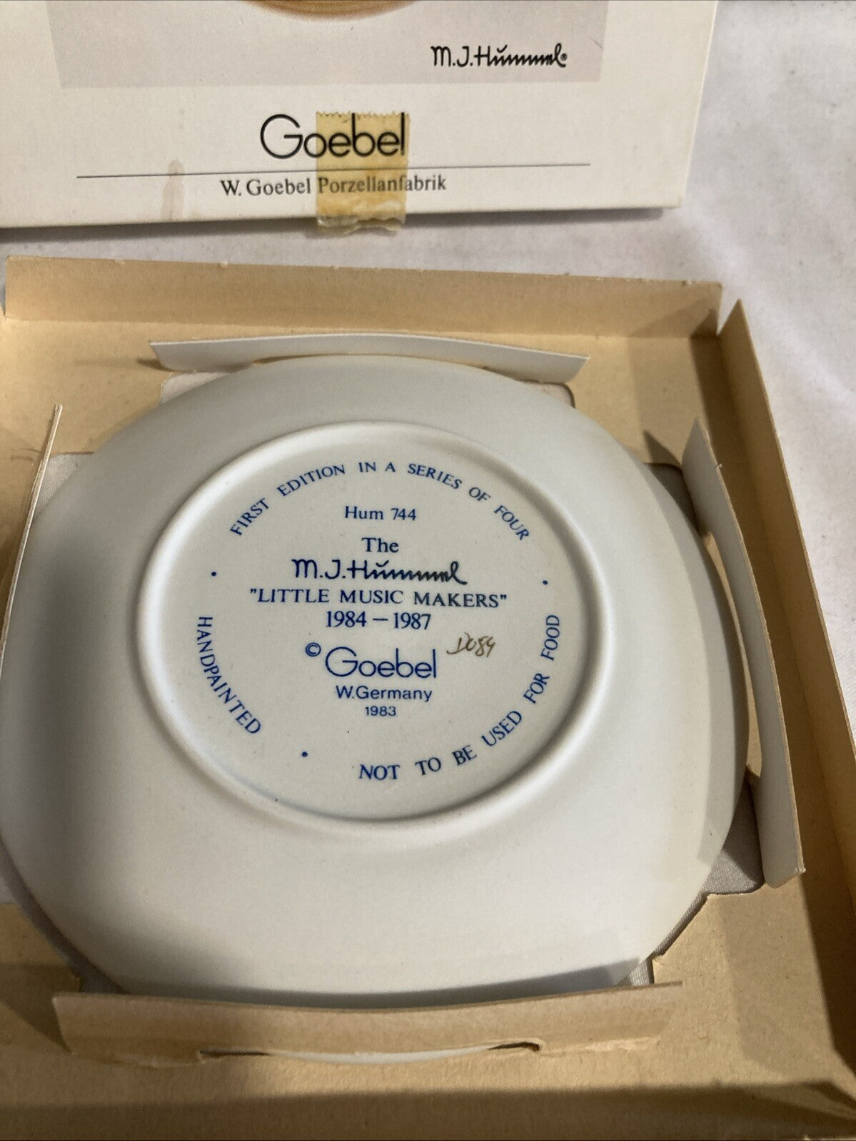 Hummel Goebel 4” Plate Little Fiddler 1984 Hand Painted #466 Box Vintage Germany