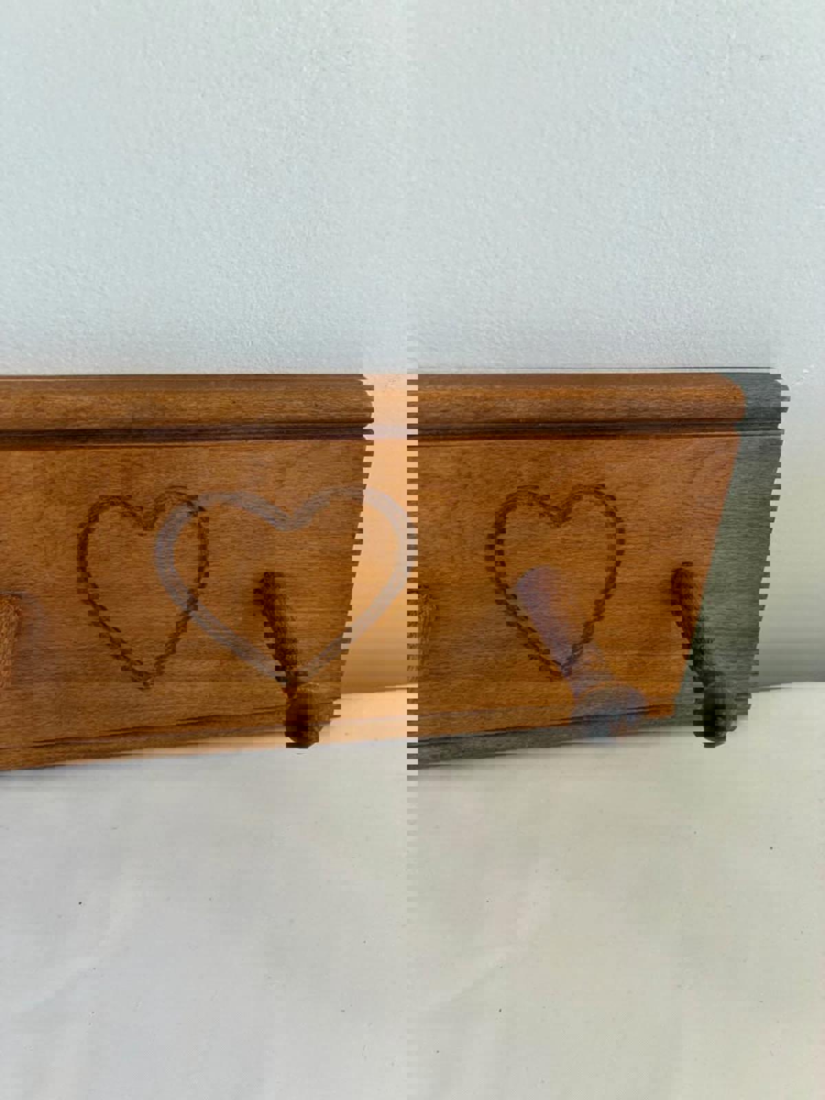 Longaberger Wooden Wall Peg Rack with Hearts, Farmhouse Coat Hook Rustic Country