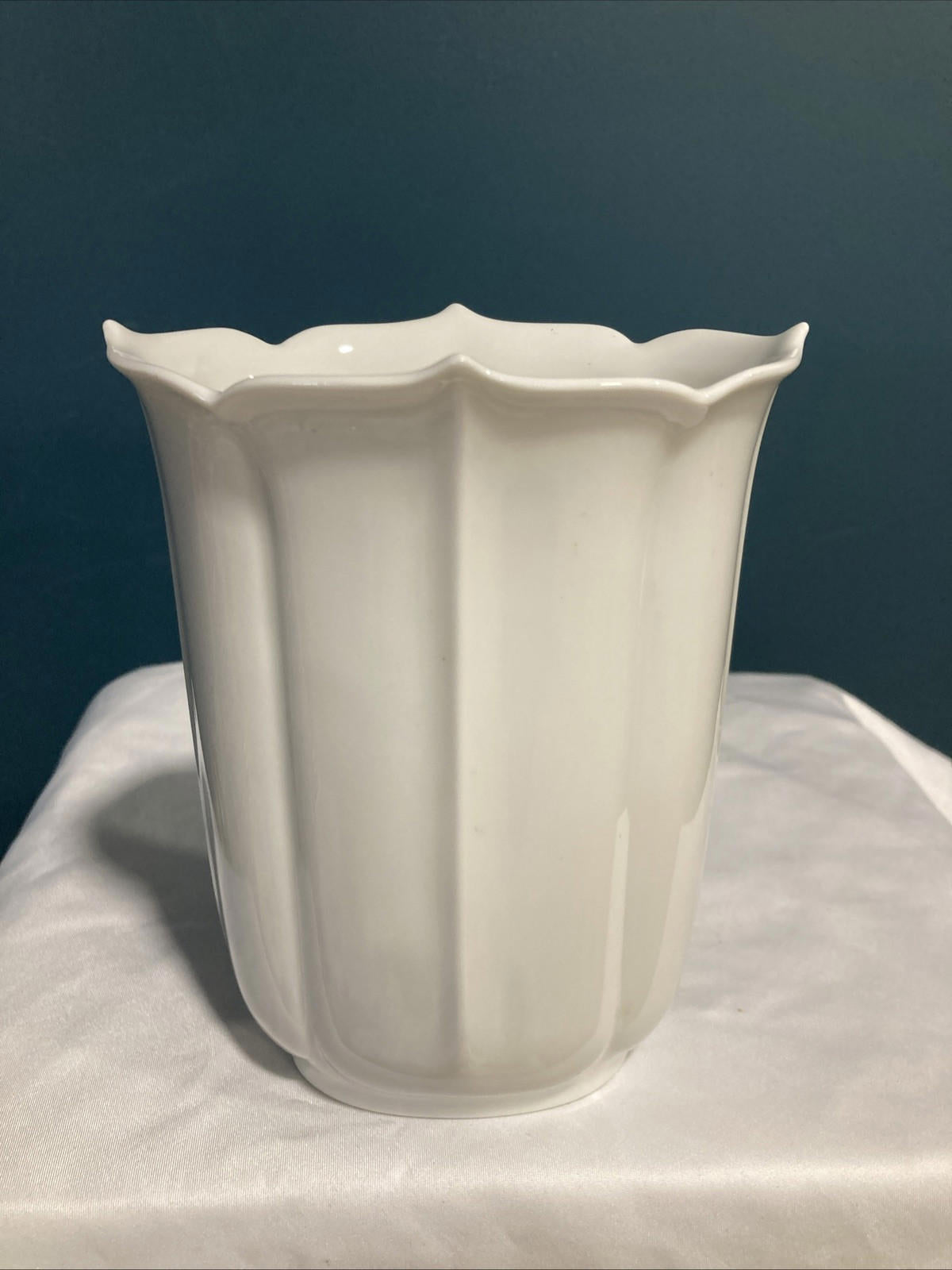 Vintage KAISER West Germany Golden Crown White Porcelain Flower Vase