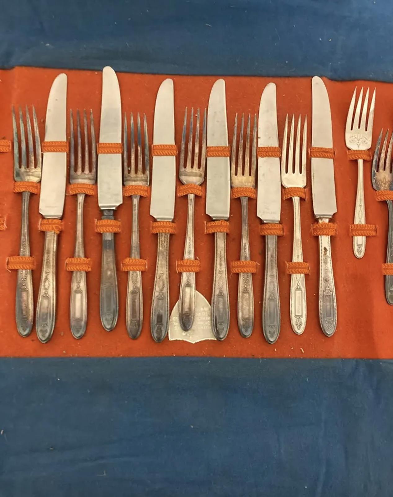 Vintage Silverplate Flatware Set with Case – 30 Piece Set