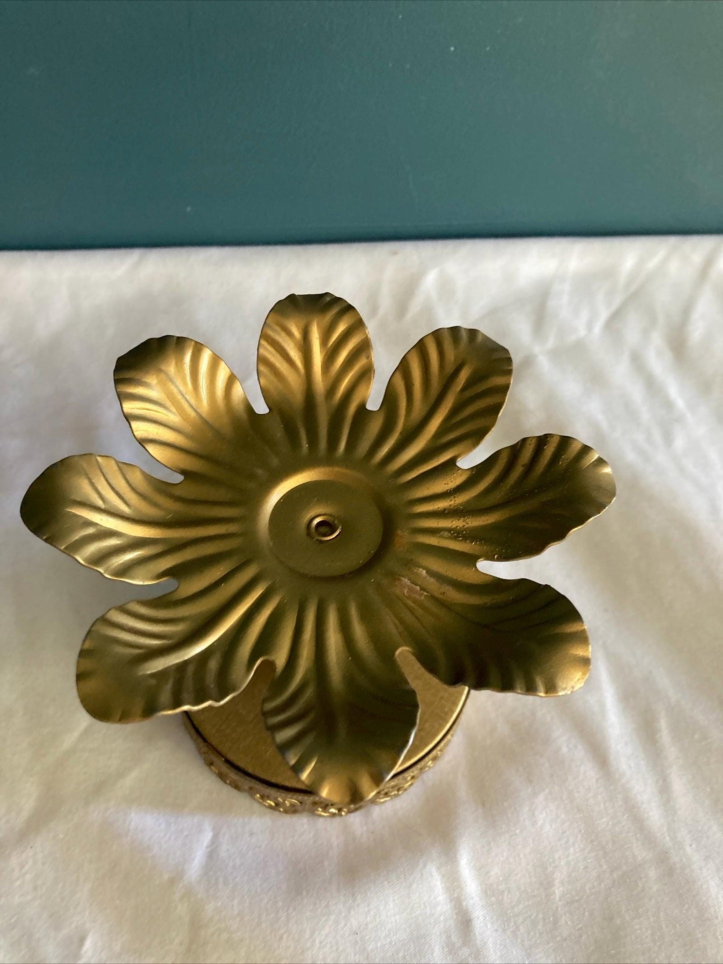 Vintage Filigree Gold Metal Candleholder with Leaves