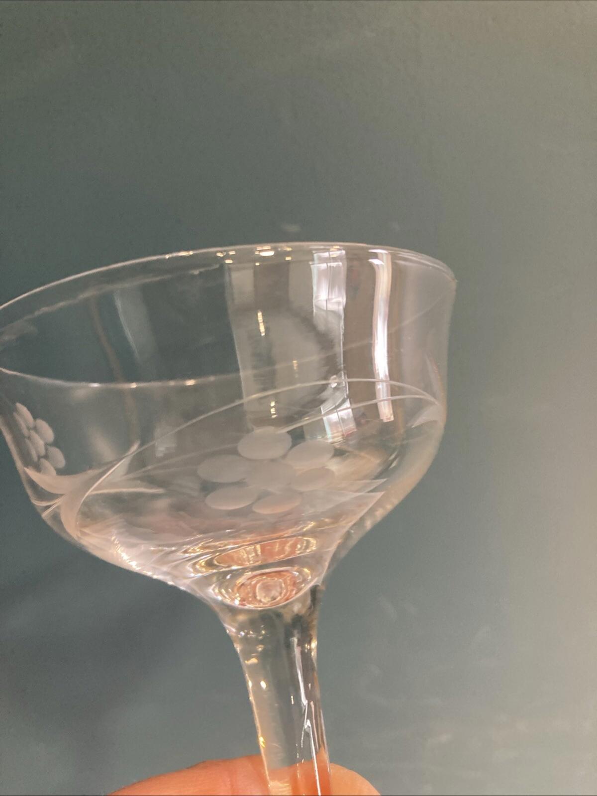 Vintage Etched Daisy Tall Sherbet Glasses Set of 3, Champagne Coupe MCM 4.75”