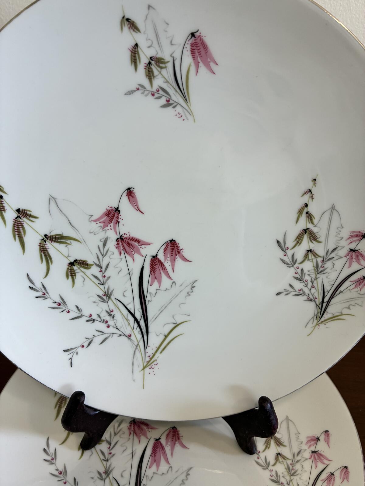 Vintage Royal Duchess Mountain Bell Dinner Plate Pink Floral Fine China Bavaria
