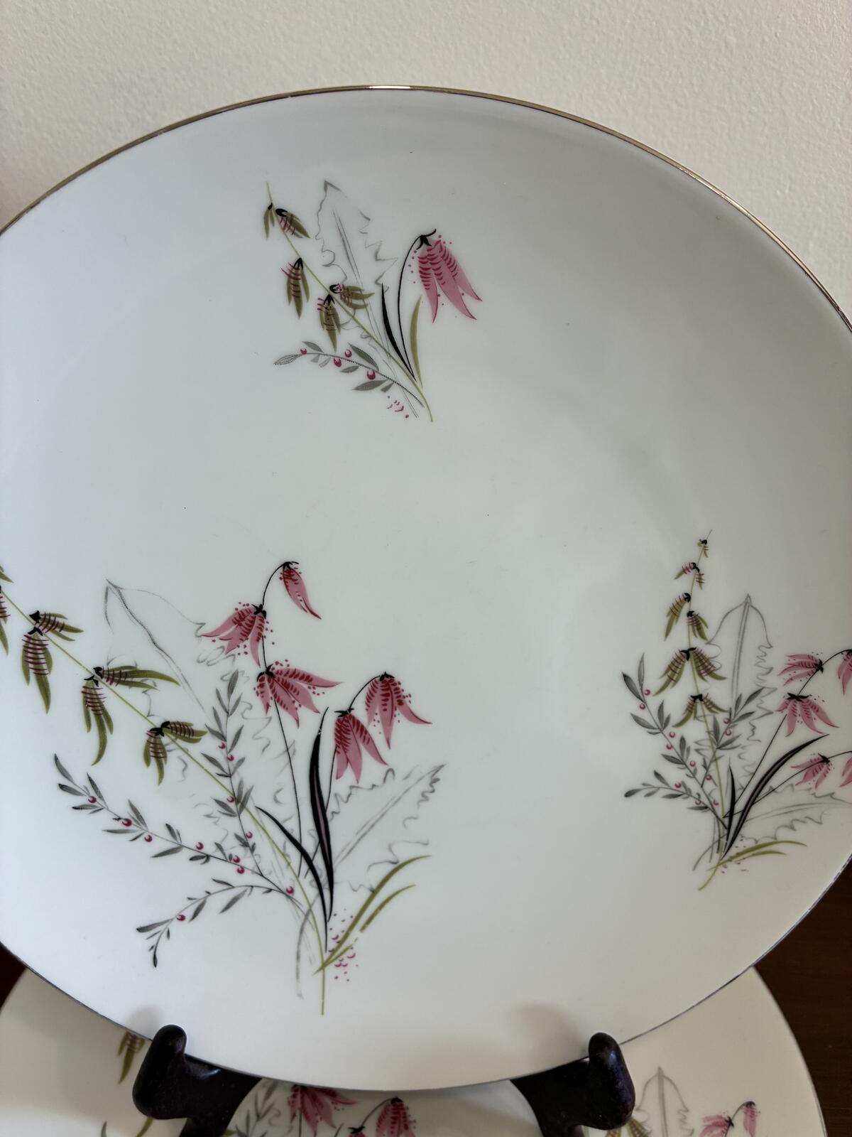 Vintage Royal Duchess Mountain Bell Dinner Plate Pink Floral Fine China Bavaria