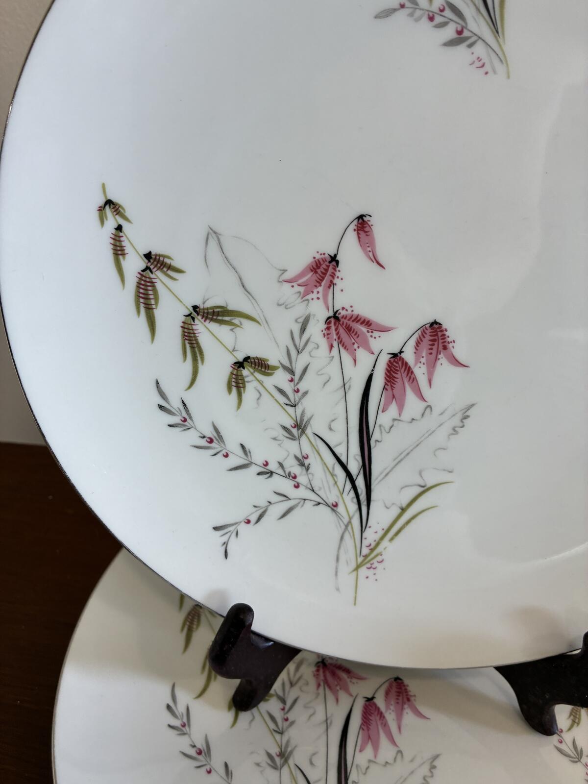 Vintage Royal Duchess Mountain Bell Dinner Plate Pink Floral Fine China Bavaria