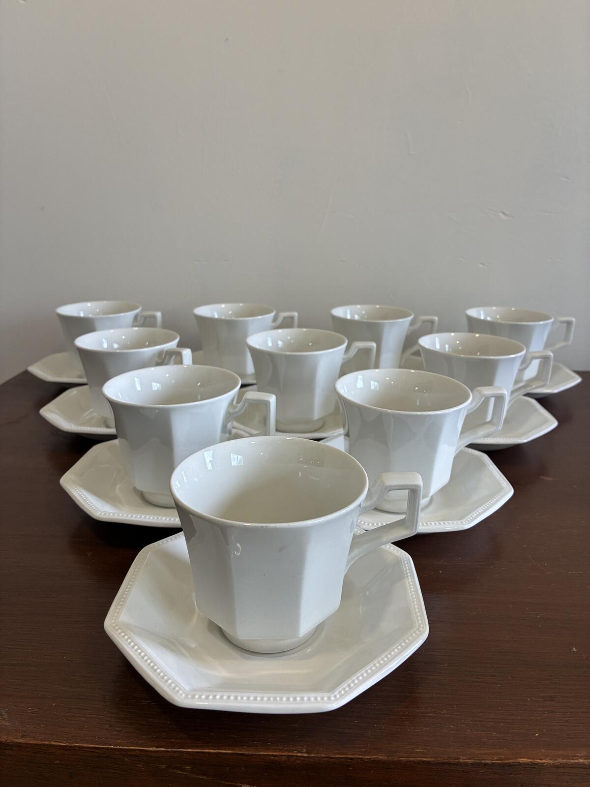 Vintage Johnson Brothers Heritage Cups & Saucers Set of 10, England Ironstone Tea Set, English Dinnerware