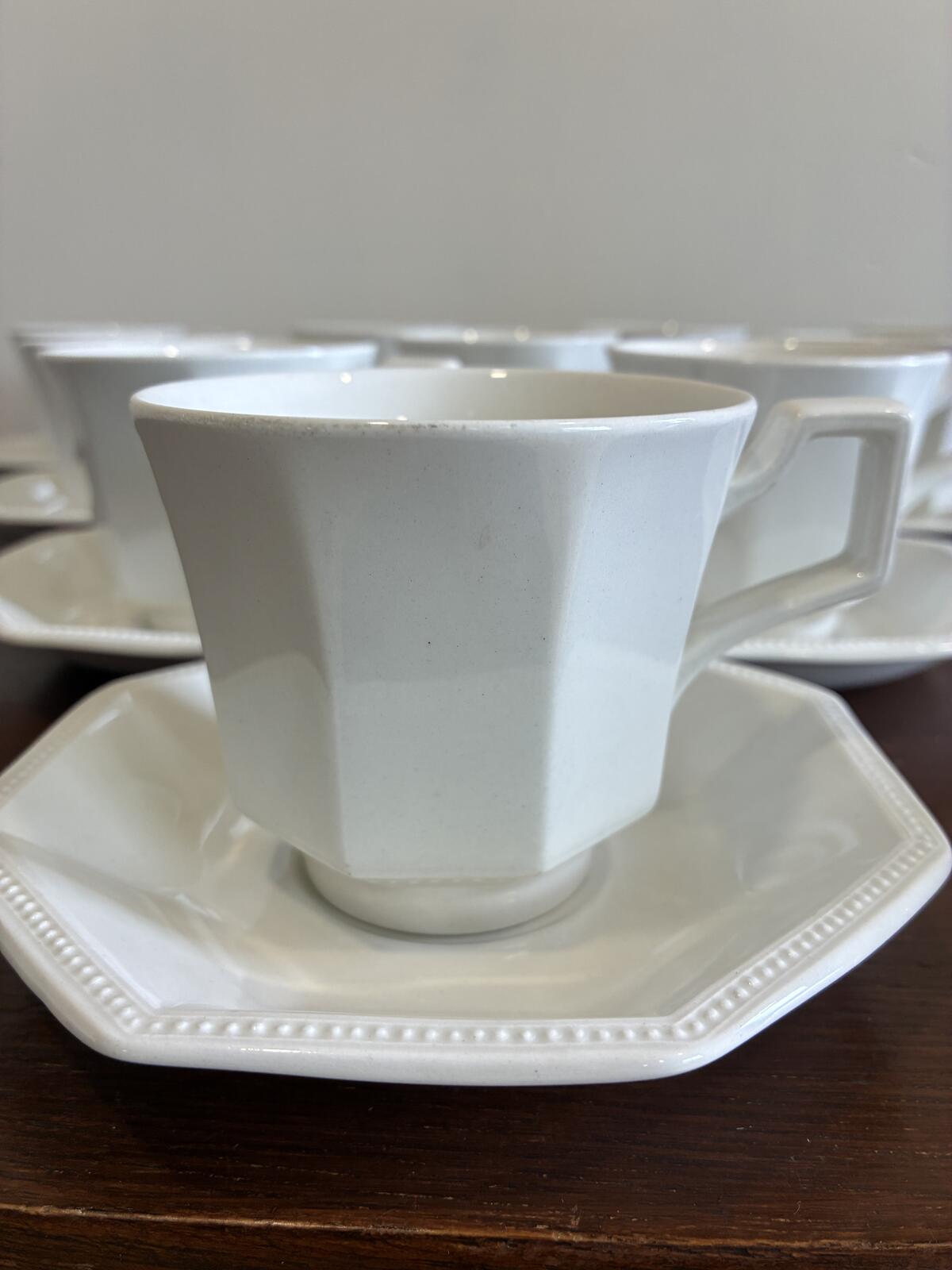 Vintage Johnson Brothers Heritage Cups & Saucers Set of 10, England Ironstone Tea Set, English Dinnerware