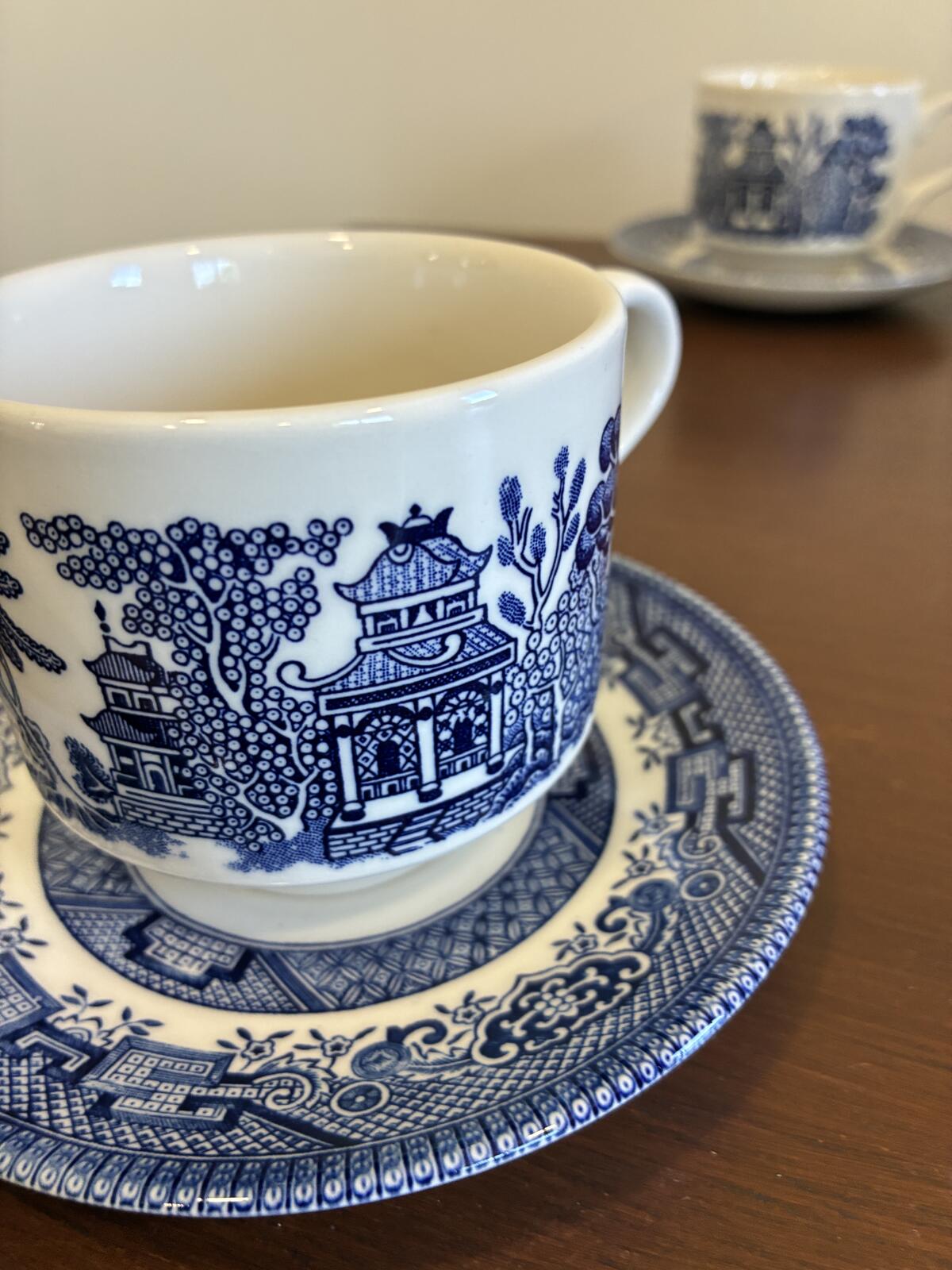 Vintage Churchill England Blue Willow Cups and Saucers, Set of 4 Transferware