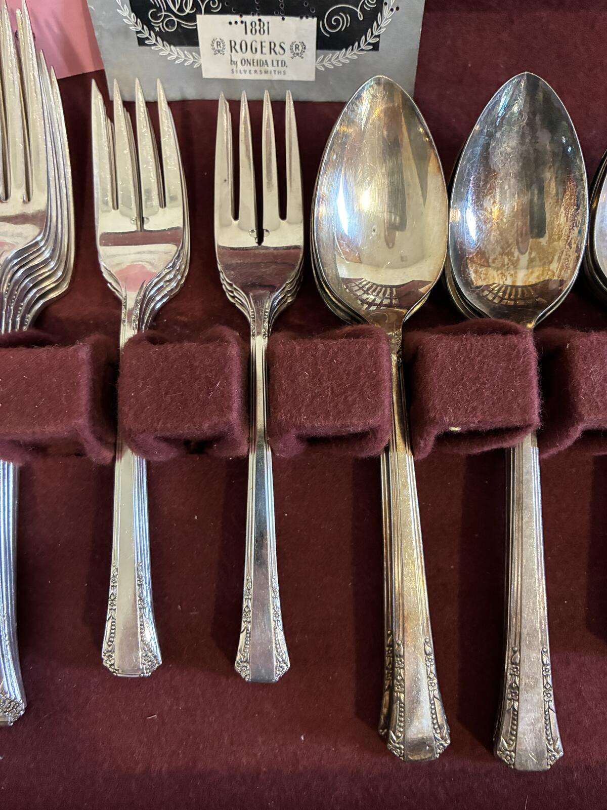 Vintage 1881 Rogers Silverplate Flatware Set with Box,Set of 40,