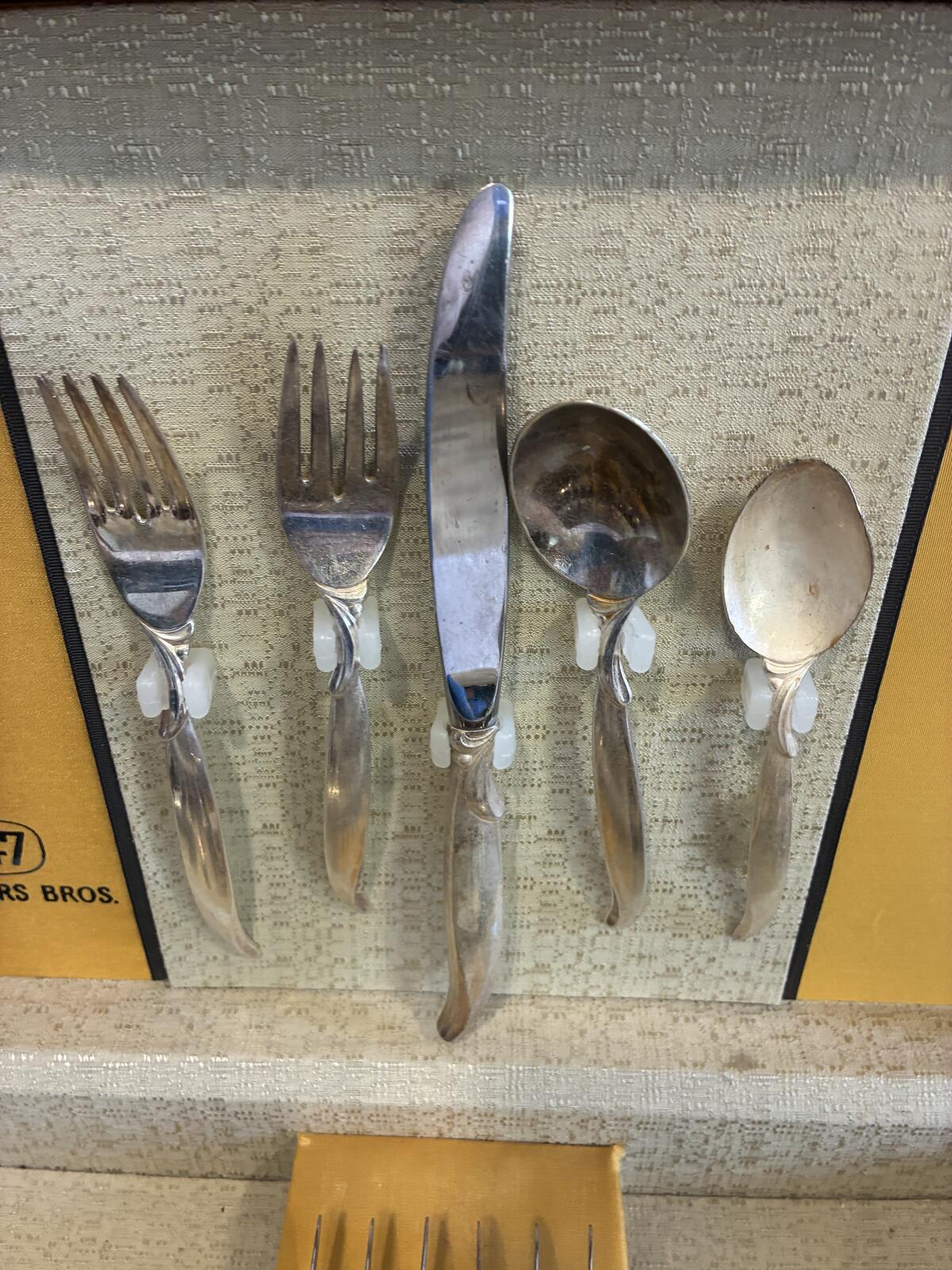1847 Rogers Bros Flair Silverplate Flatware 38 Piece Set Mid Century Silverware with Wood Chest