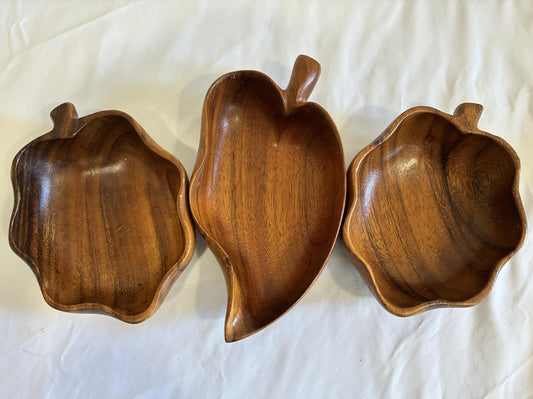 Vintage Monkey Pod Wood Serving Bowl Set Leaf Shaped Bowls MCM Hawaiian Decor