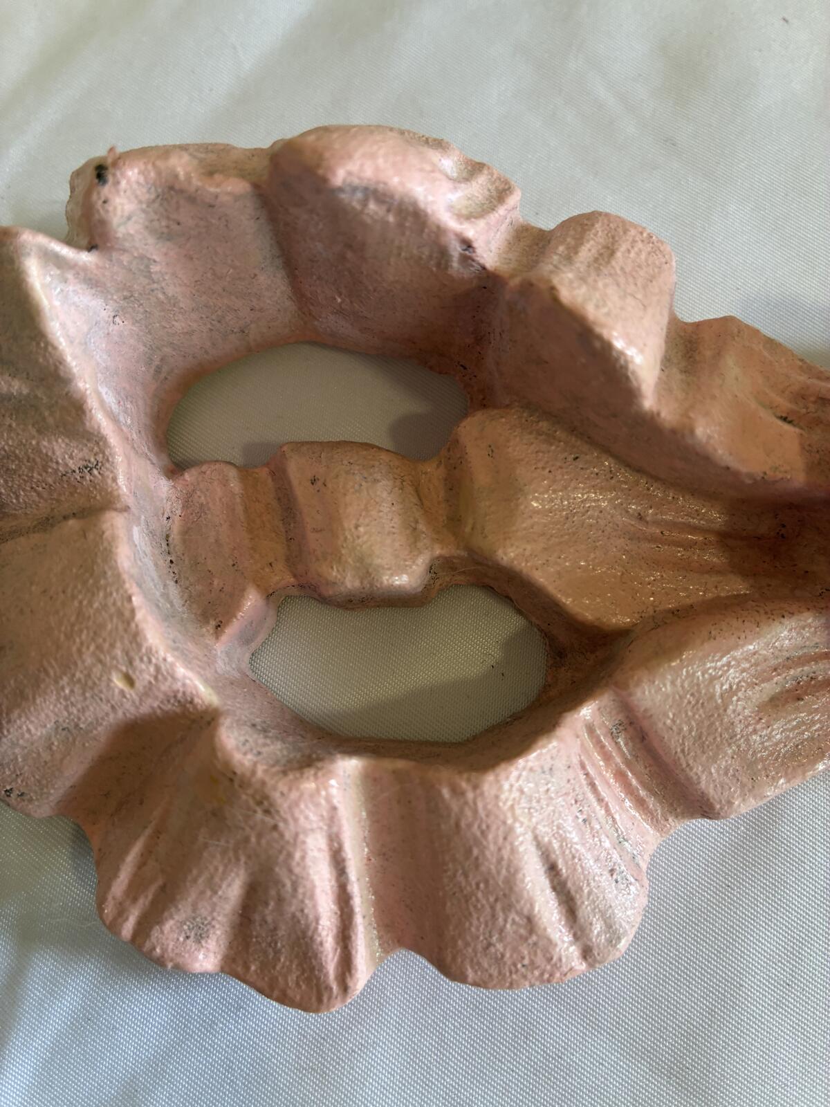 Vintage Pink Wooden Bow Wall Hanging Carved Ribbon Decor Shabby Chic Cottagecore