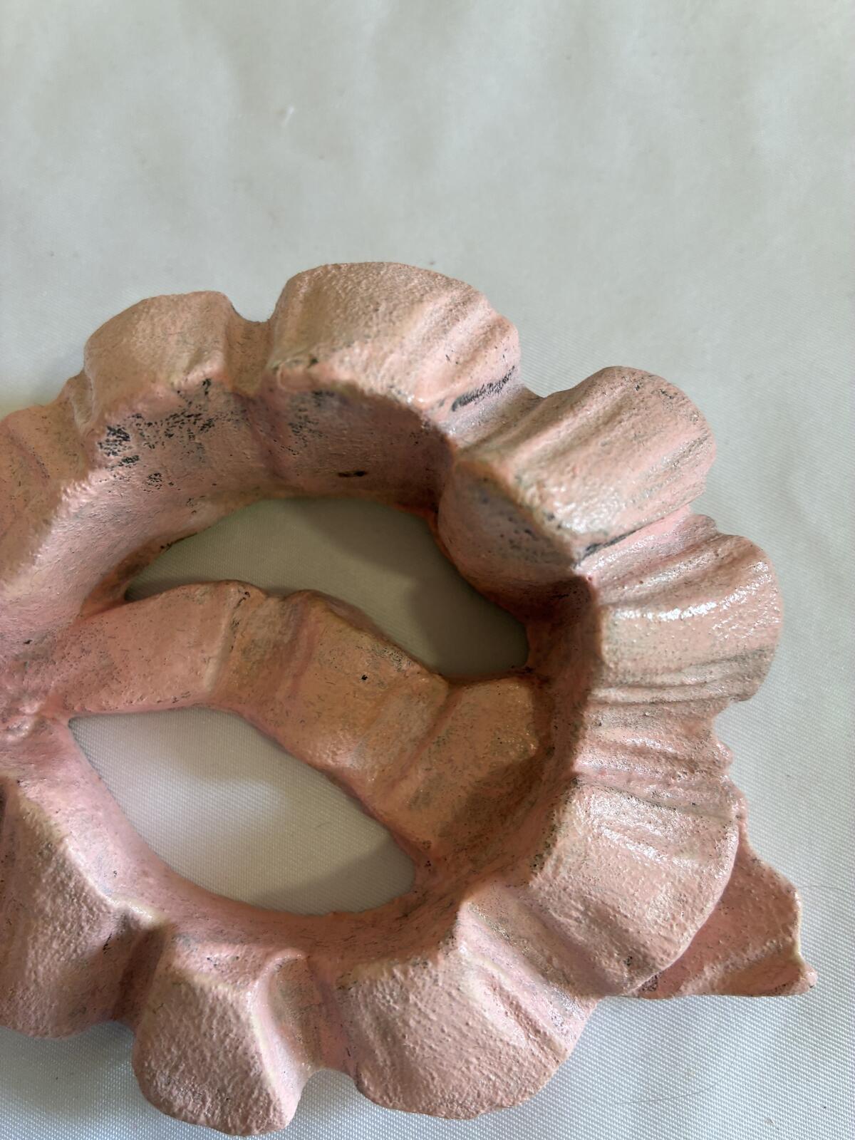 Vintage Pink Wooden Bow Wall Hanging Carved Ribbon Decor Shabby Chic Cottagecore