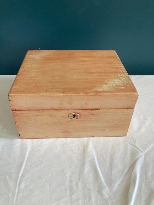 Vintage Velvet Lined Wooden Keepsake Box with Keyhole