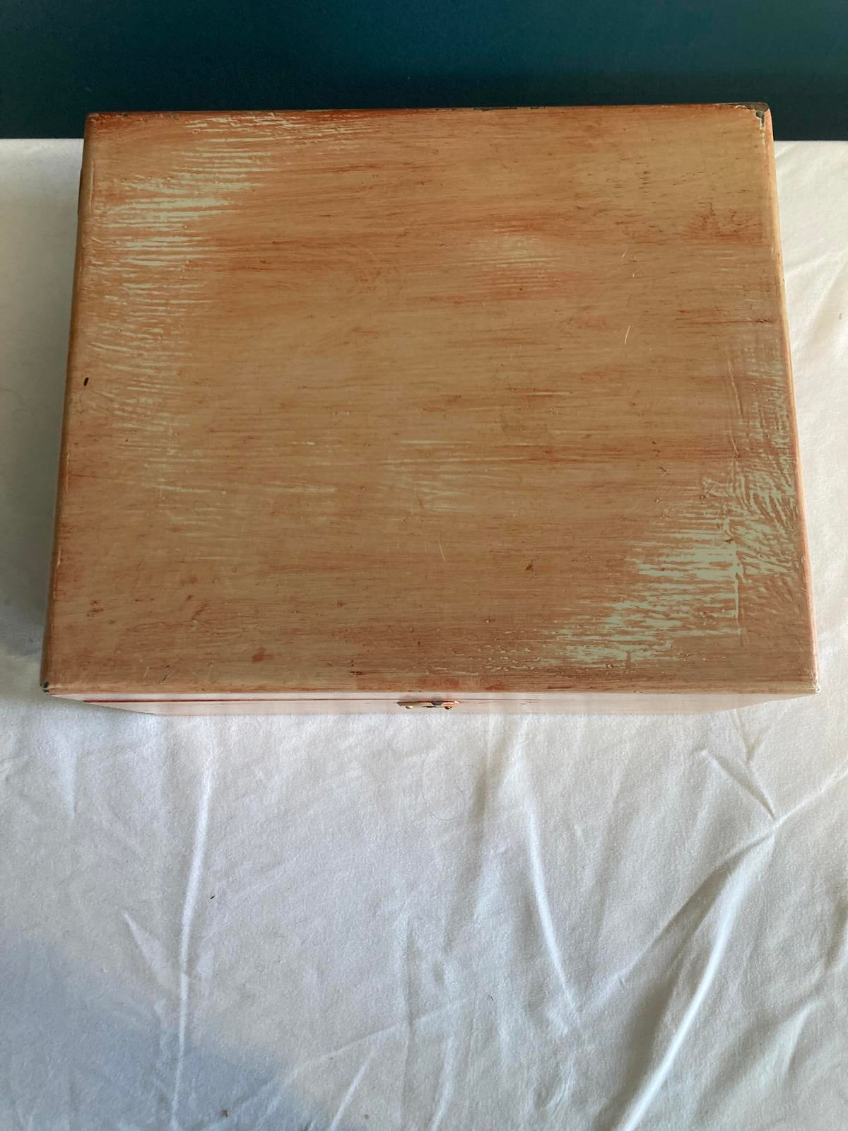 Vintage Velvet Lined Wooden Keepsake Box with Keyhole