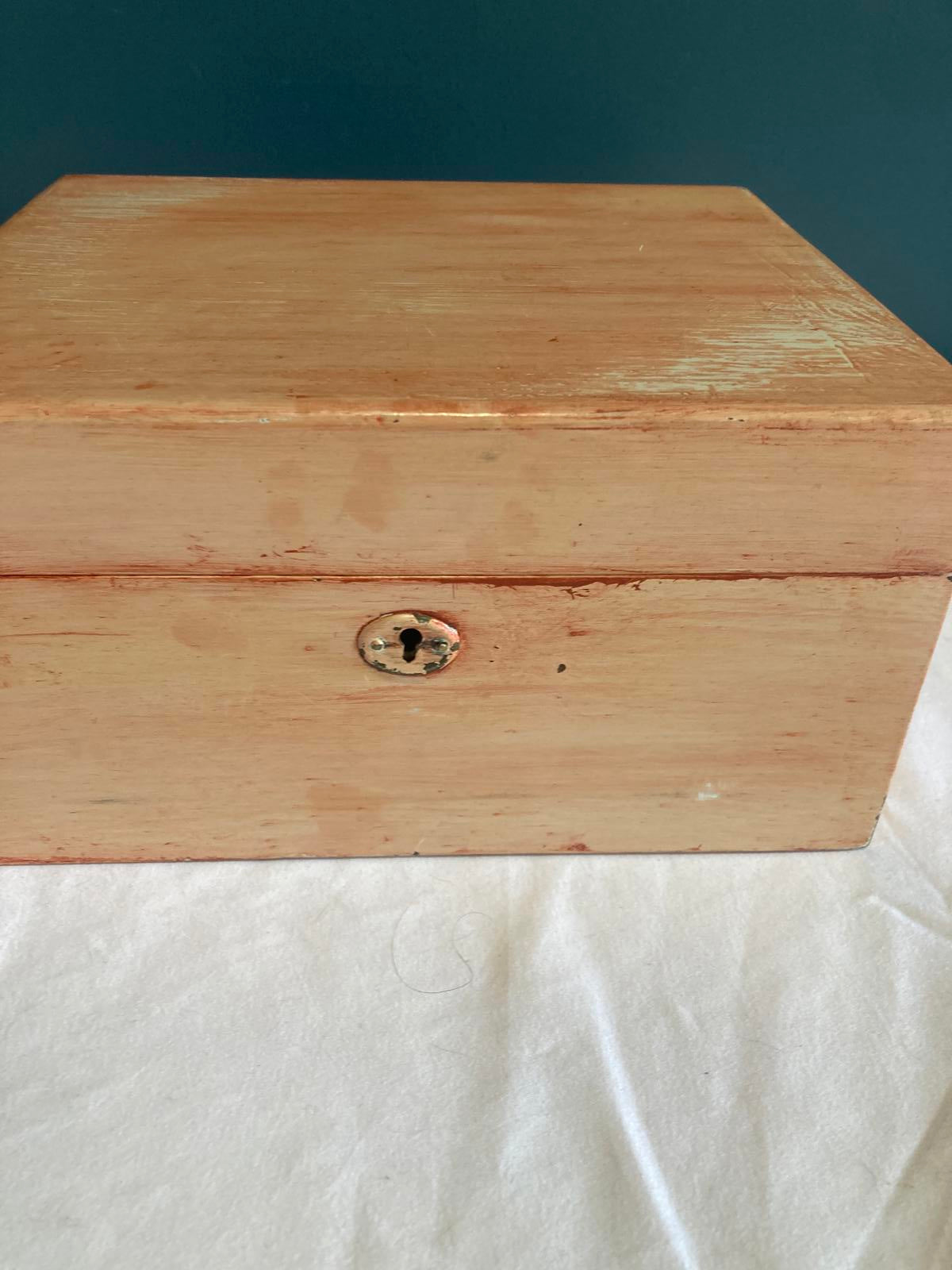 Vintage Velvet Lined Wooden Keepsake Box with Keyhole
