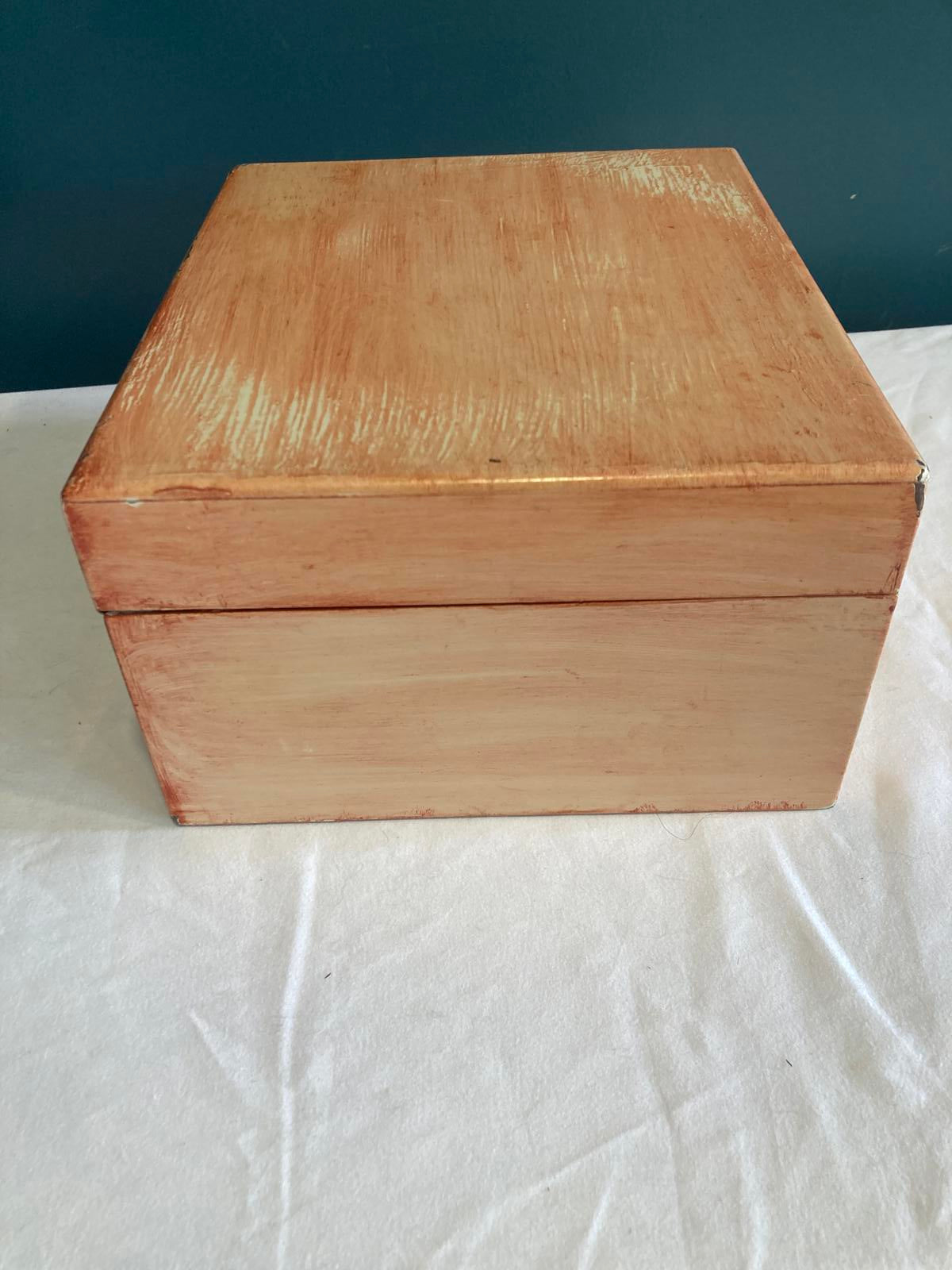 Vintage Velvet Lined Wooden Keepsake Box with Keyhole