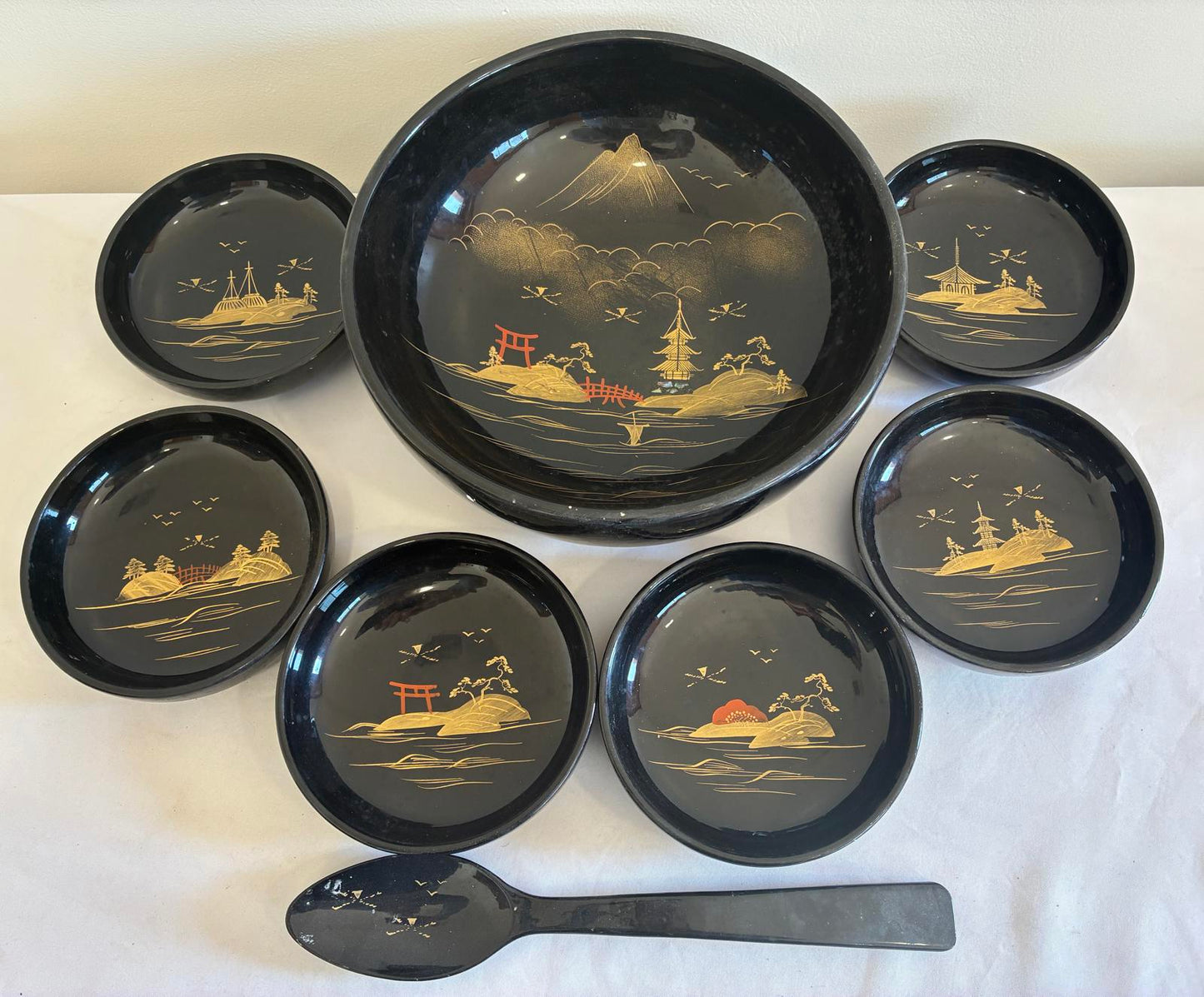 Vintage Japanese Lacquer Bowl Set with Gold Pagoda Design