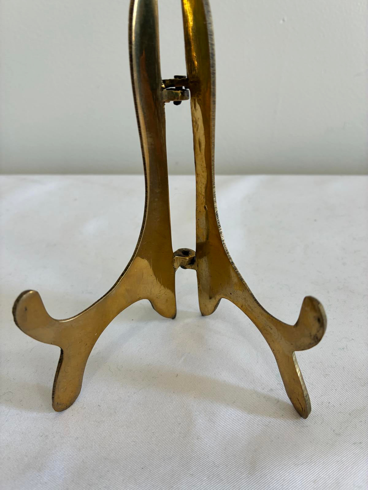 Vintage Brass Folding Display Easel 5” Tall Adjustable Stand Hollywood Regency