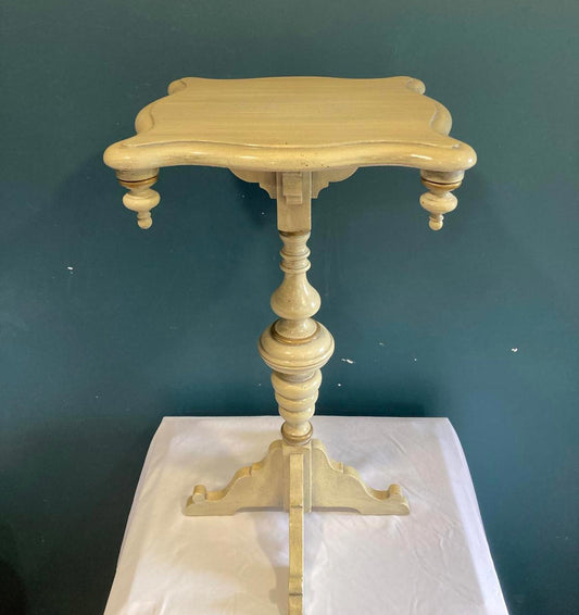 French Provencal Pedestal Side Table with Scalloped Top – Cream and Gold Distressed Finish