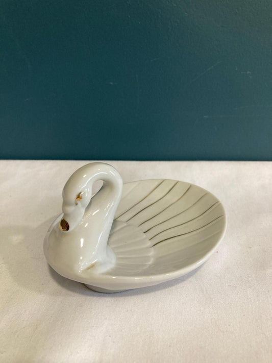 Vintage White Ceramic Swan Soap Dish - Trinket Dish - Ring Holder - Catch All